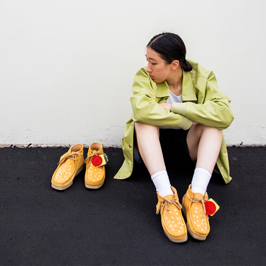 Clarks x Vandy The Pink Wallabee Boot Tan 착용 스타일 - 4