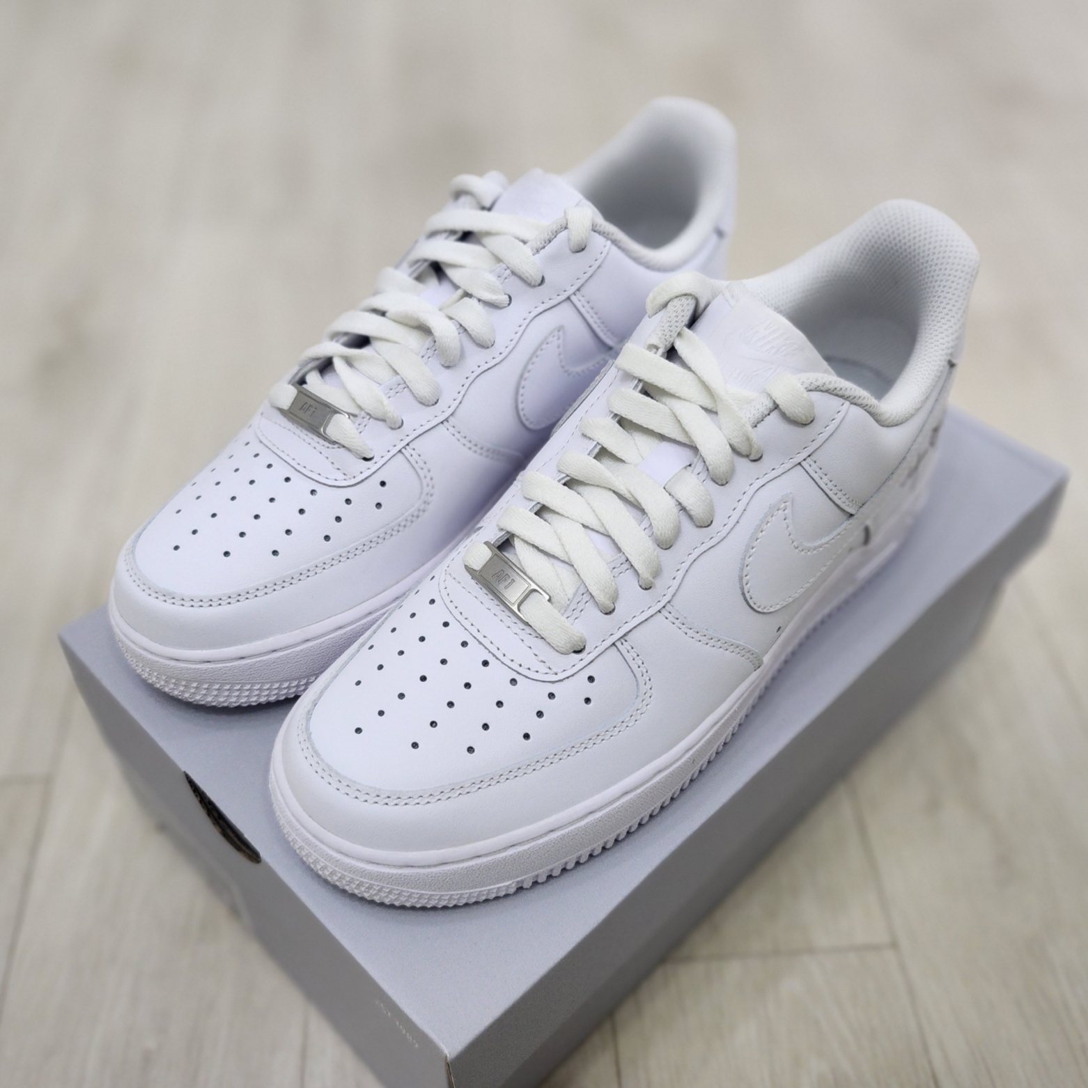 Nike x Travis Scott Air Force 1 '07 Low Cactus Jack Utopia Edition White, (W) Nike x Travis Scott Air Force 1 '07 Low Cactus Jack Utopia Edition White 착용 스타일 - 2