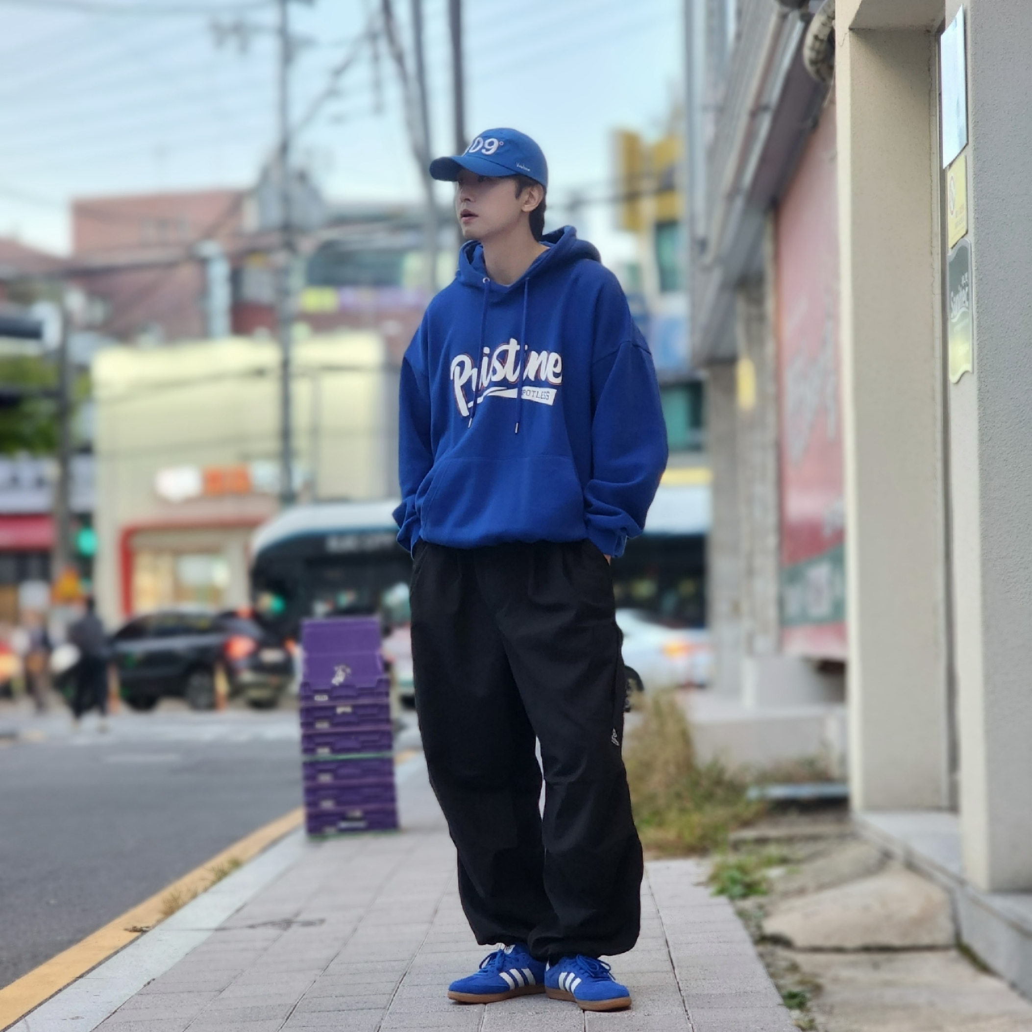 Adidas Samba OG Royal Blue 착용 스타일 - 4