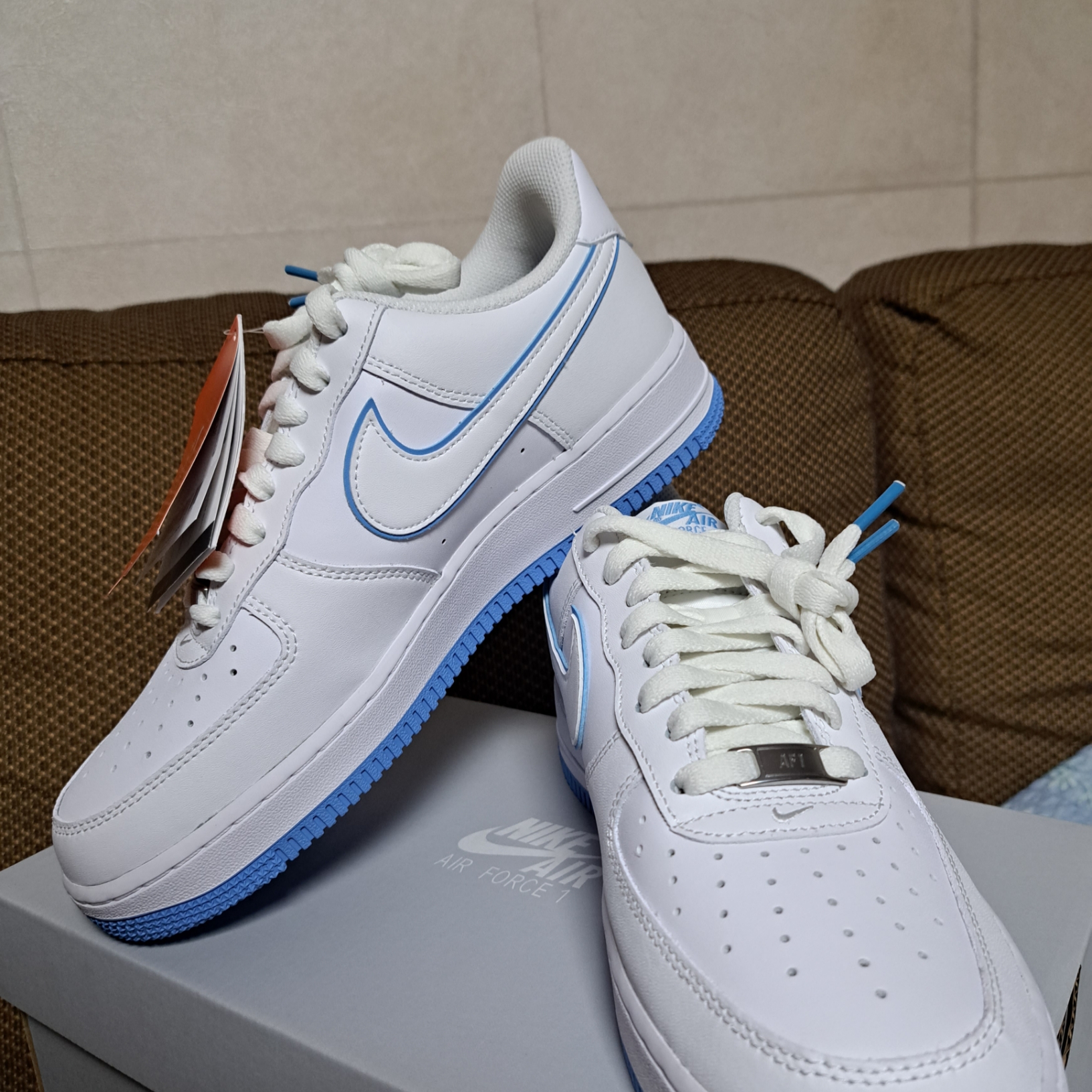 Nike Air Force 1 '07 White University Blue 착용 스타일 - 3