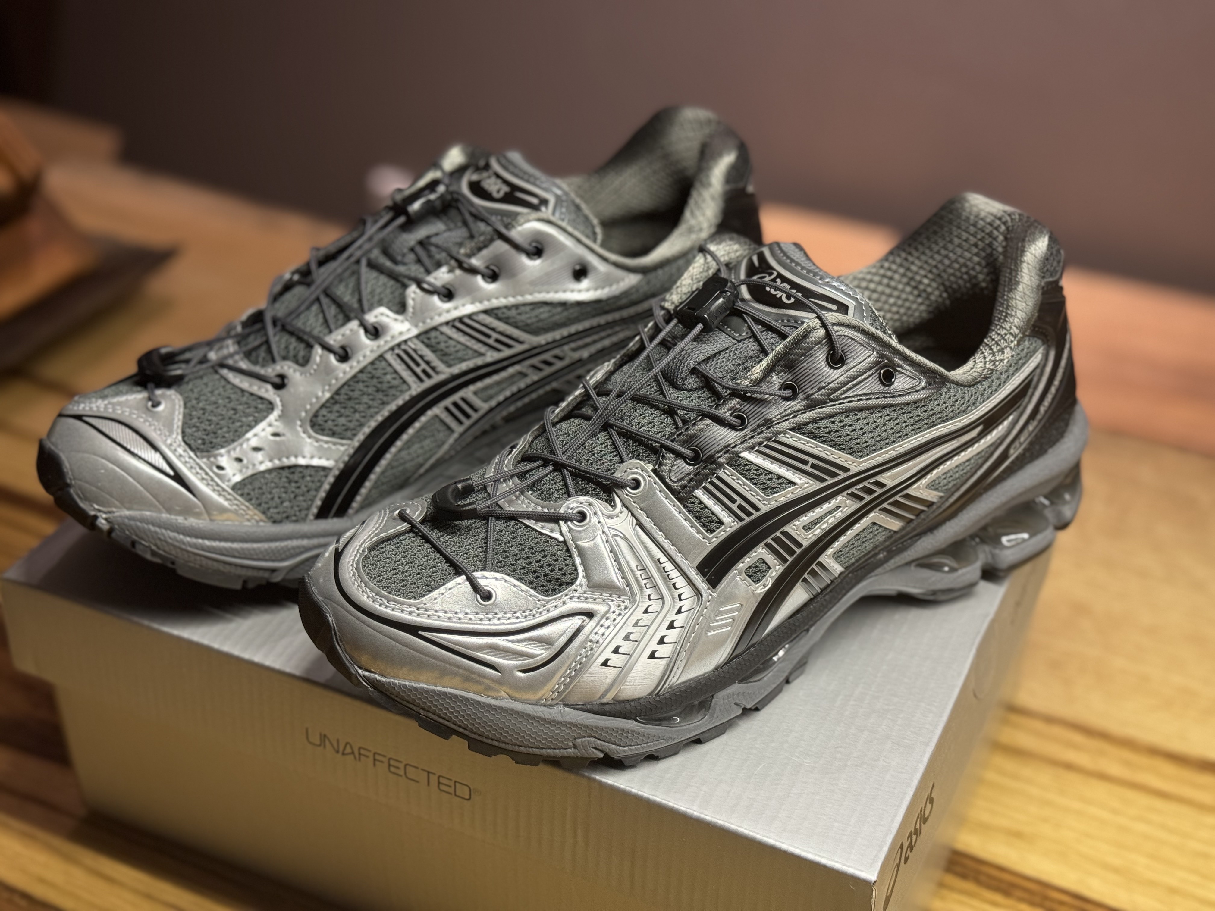 Asics x Unaffected Gel-Kayano 14 Silver Moon 착용 스타일 - 2