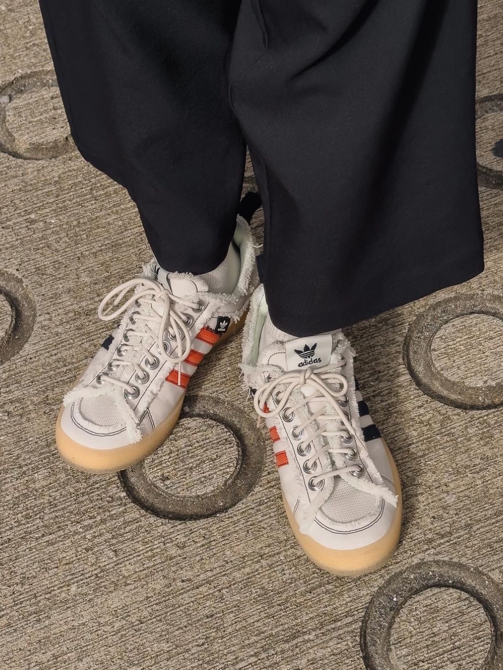 Adidas x Song for the Mute Campus 80s Bliss Core Black 착용 스타일 - 3