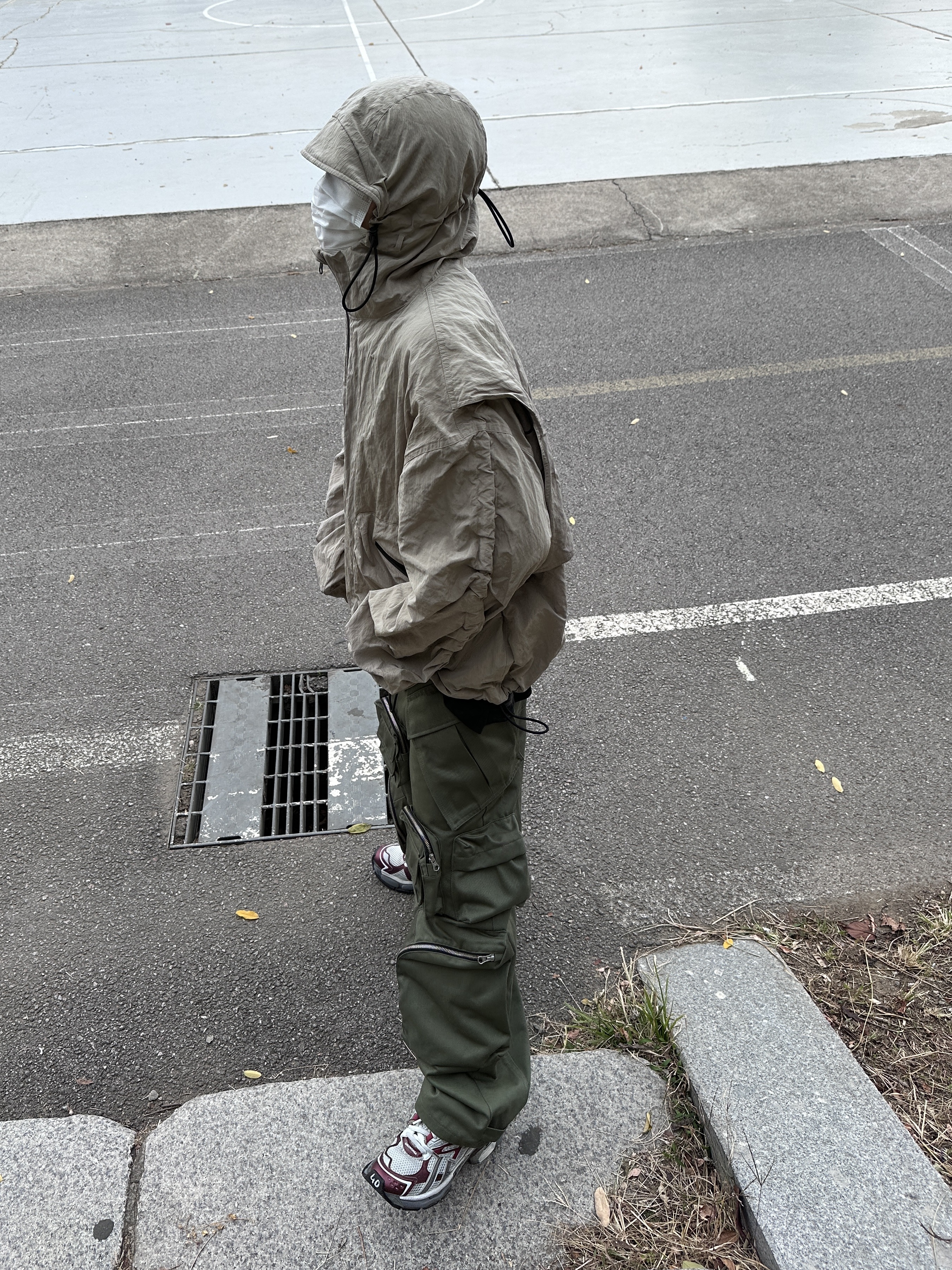 Nonnod Mechanic Cargo Pants Khaki 착용 스타일 - 2