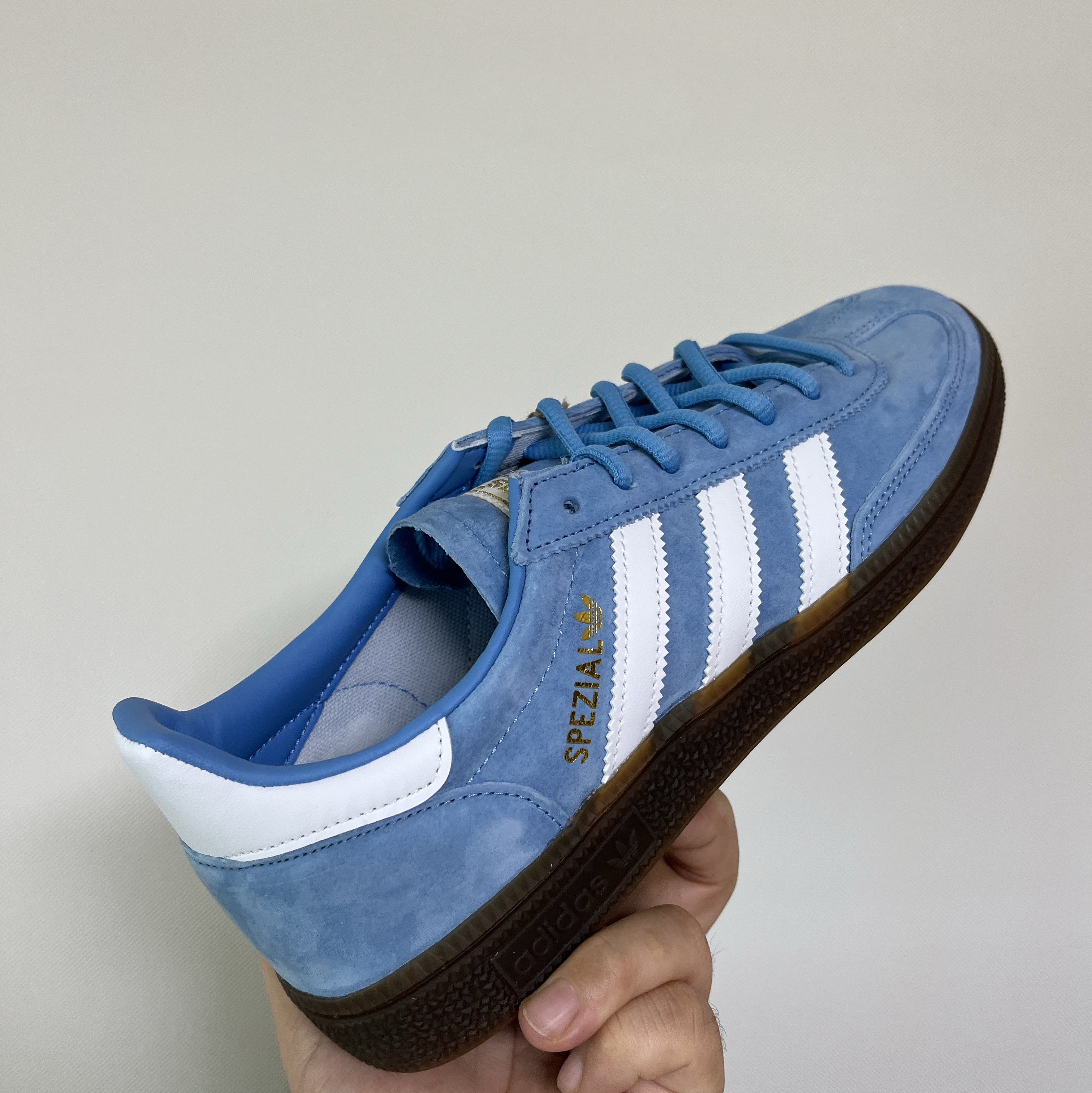 Adidas Spezial Handball Light Blue 착용 스타일 - 2