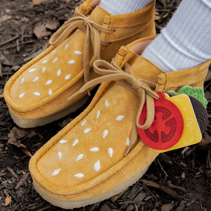 Clarks x Vandy The Pink Wallabee Boot Tan 착용 스타일 - 3