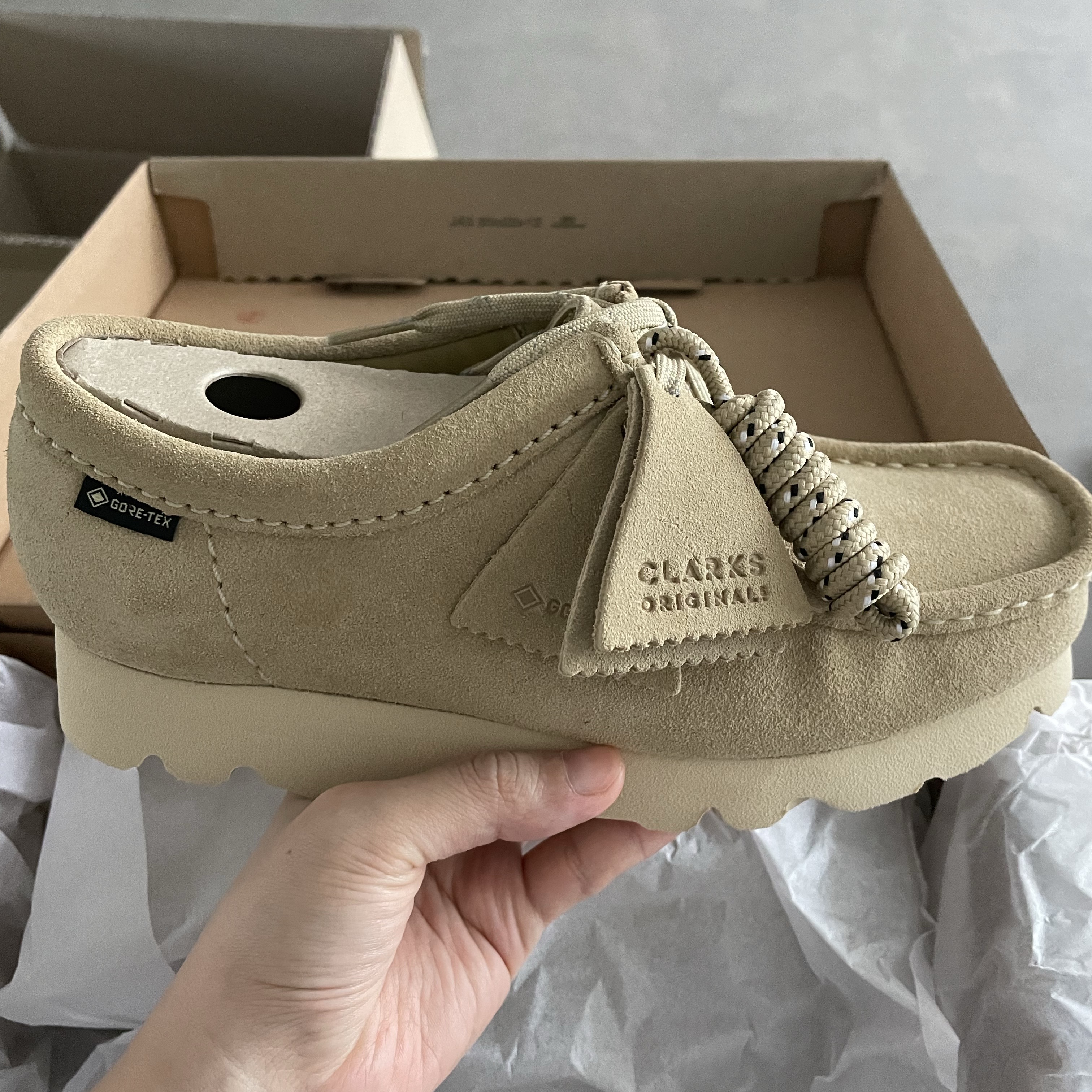 (W) Clarks Wallabee GTX Maple Suede 착용 스타일
