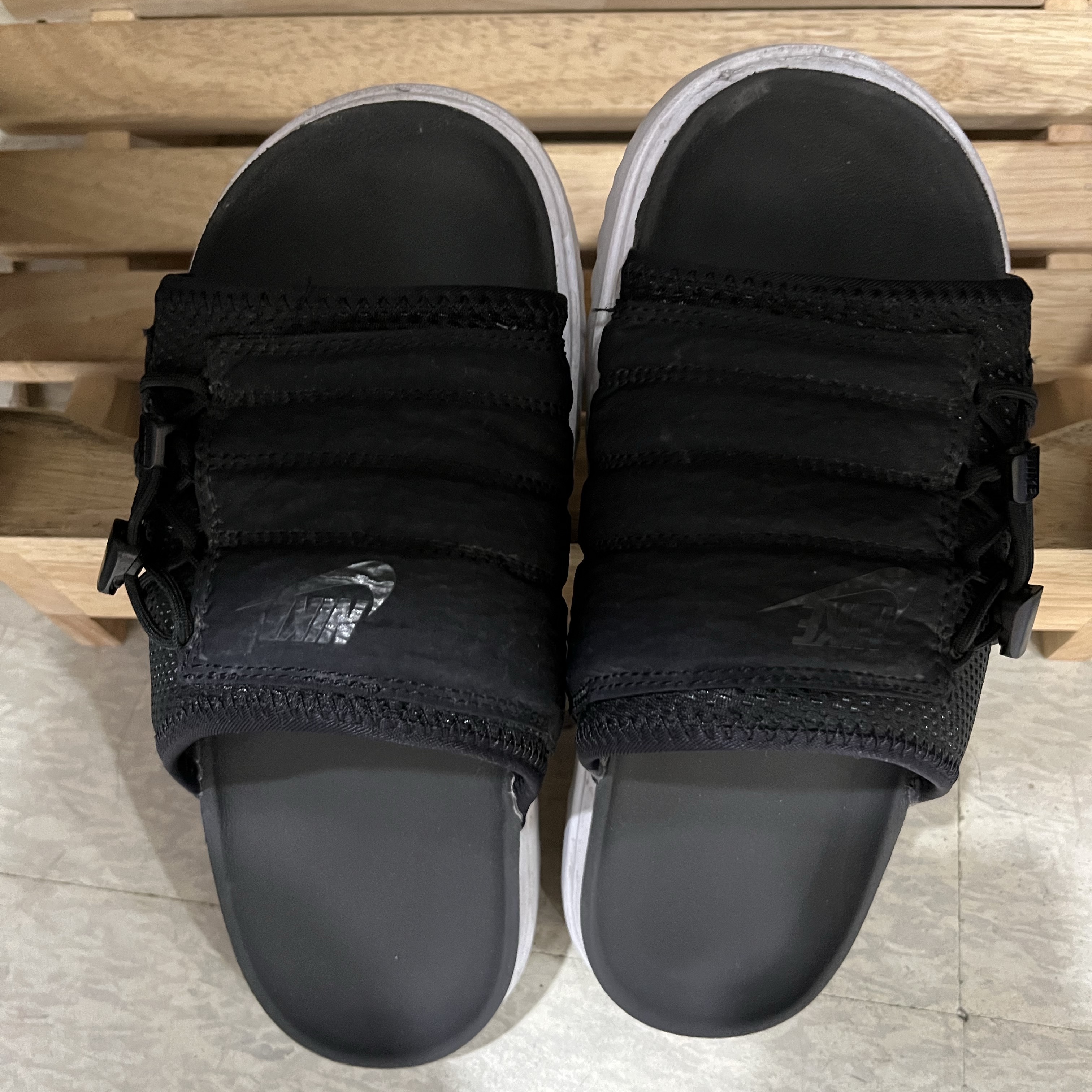 (W) Nike Asuna Slide Black 착용 스타일