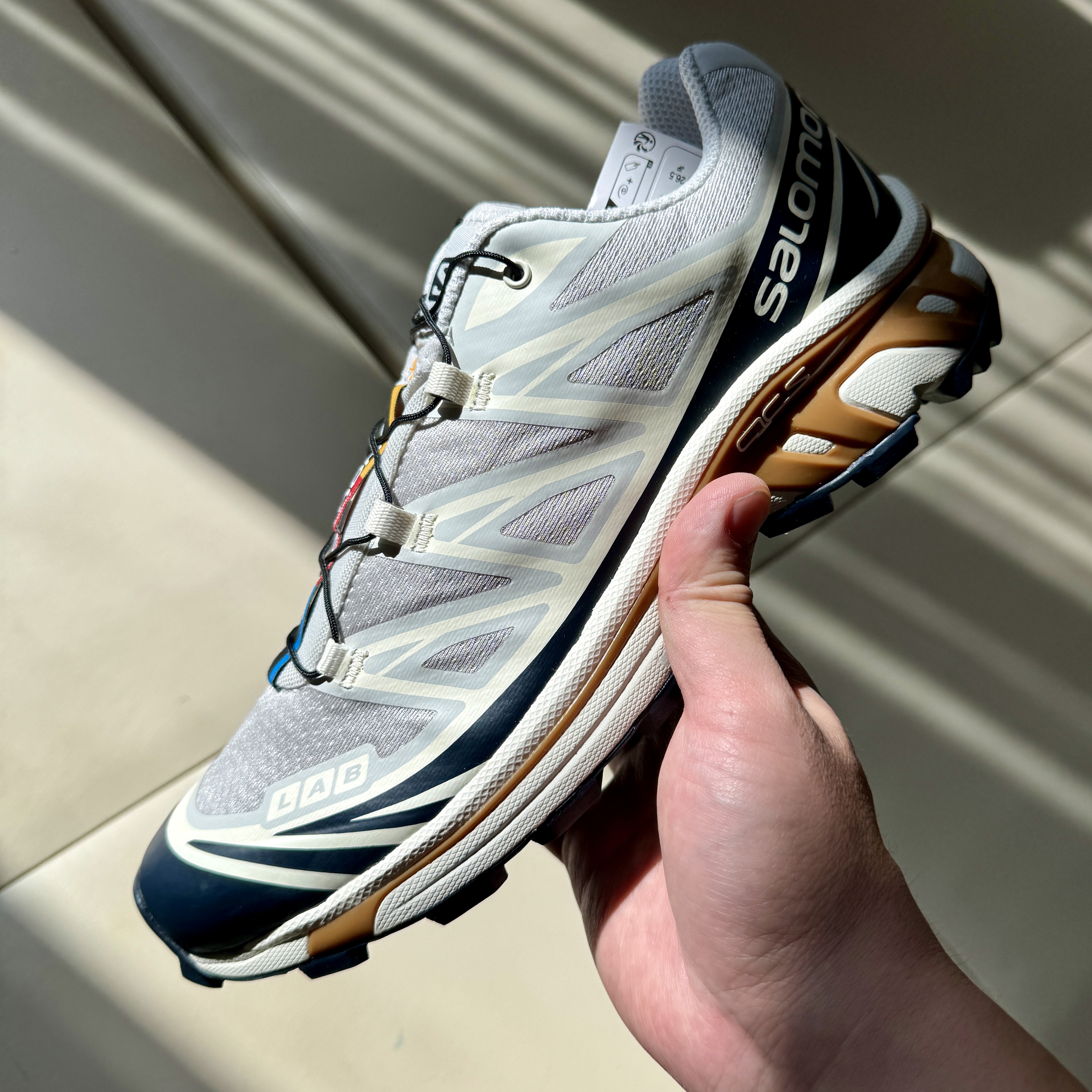 Salomon XT-6 Lunar Rock Dark Sapphire 착용 스타일 - 3