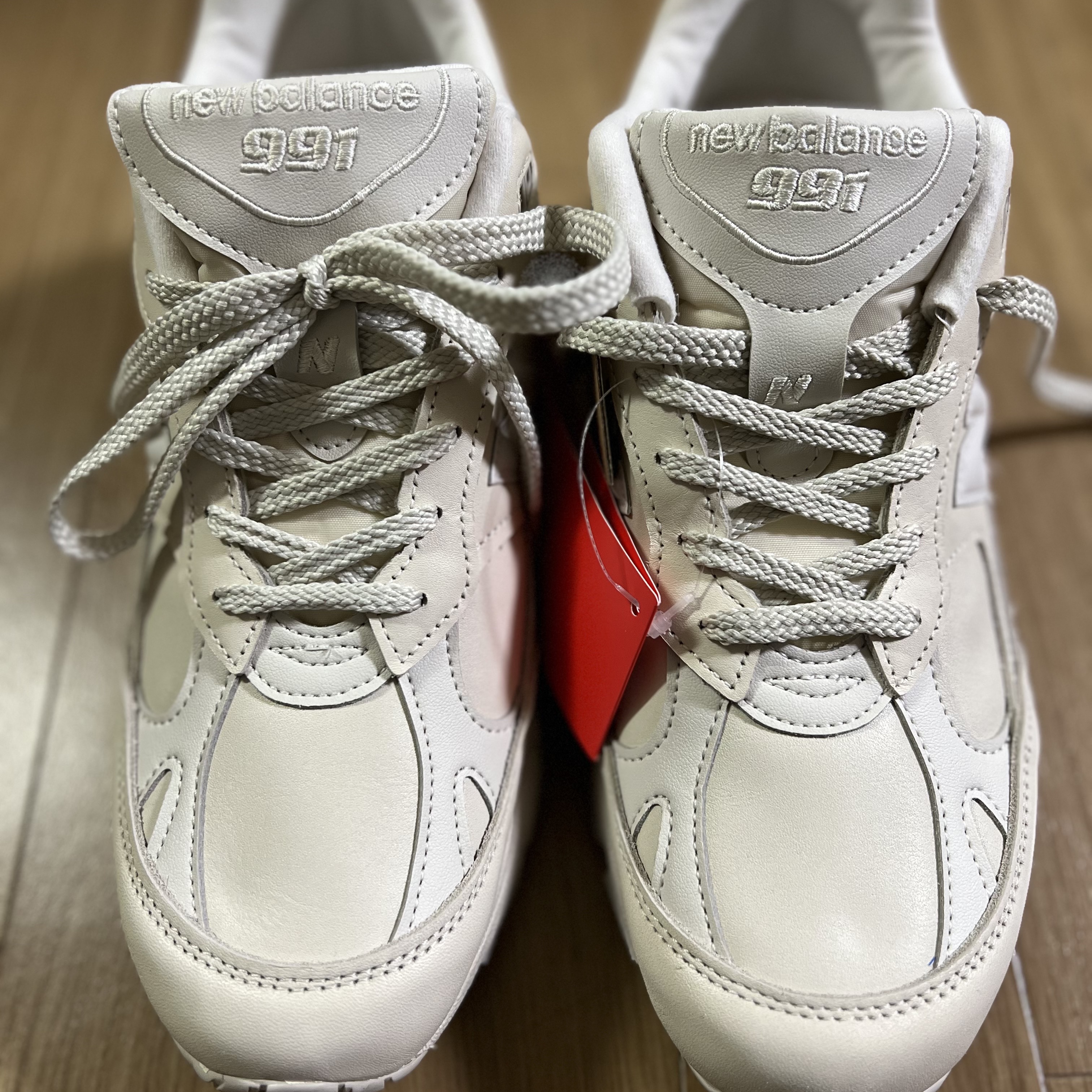 New Balance 991v1 Made in UK Contemporary Luxe Light Grey 착용 스타일