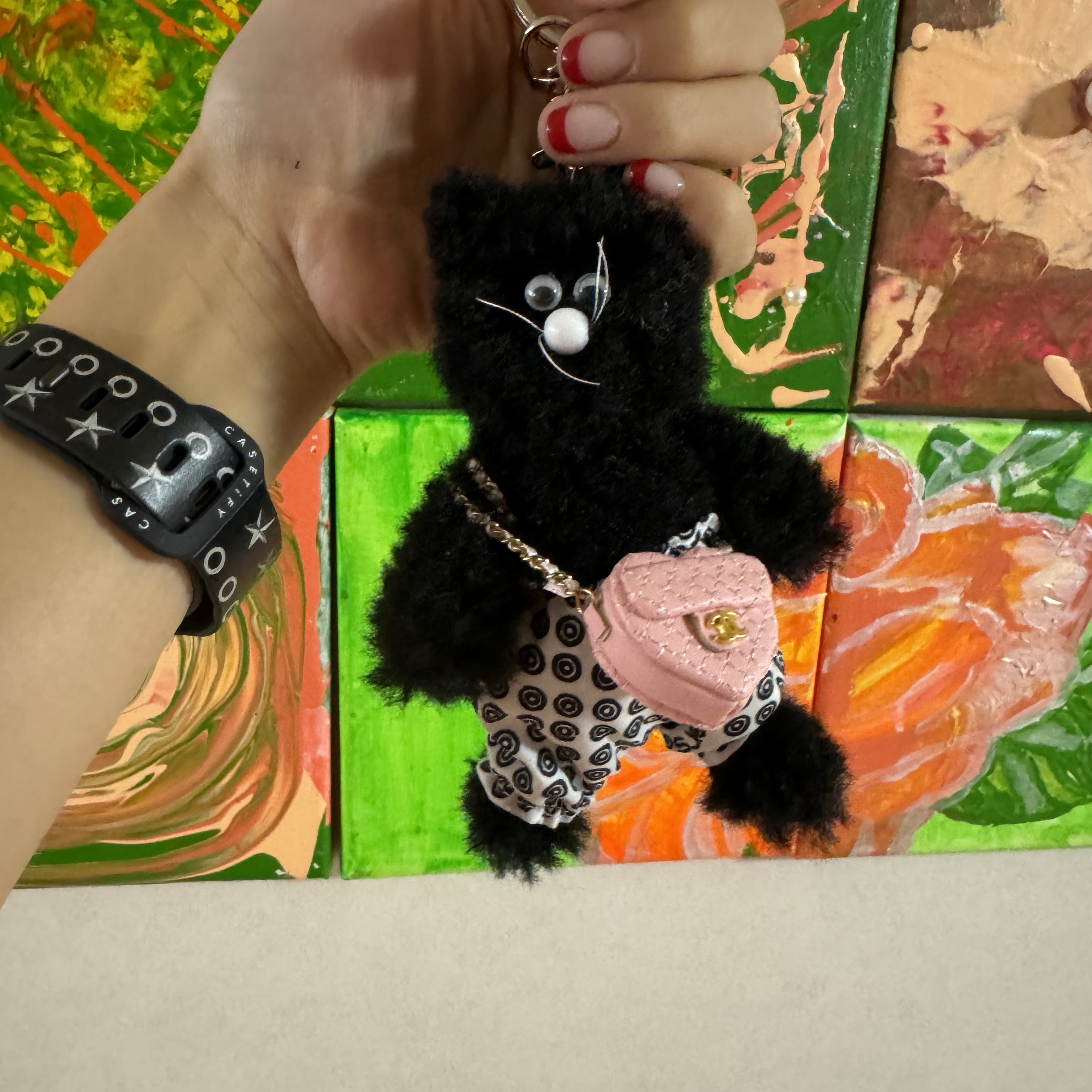 Monamhee x 10 Corso Como Bianco Keyring Black 착용 스타일 - 2