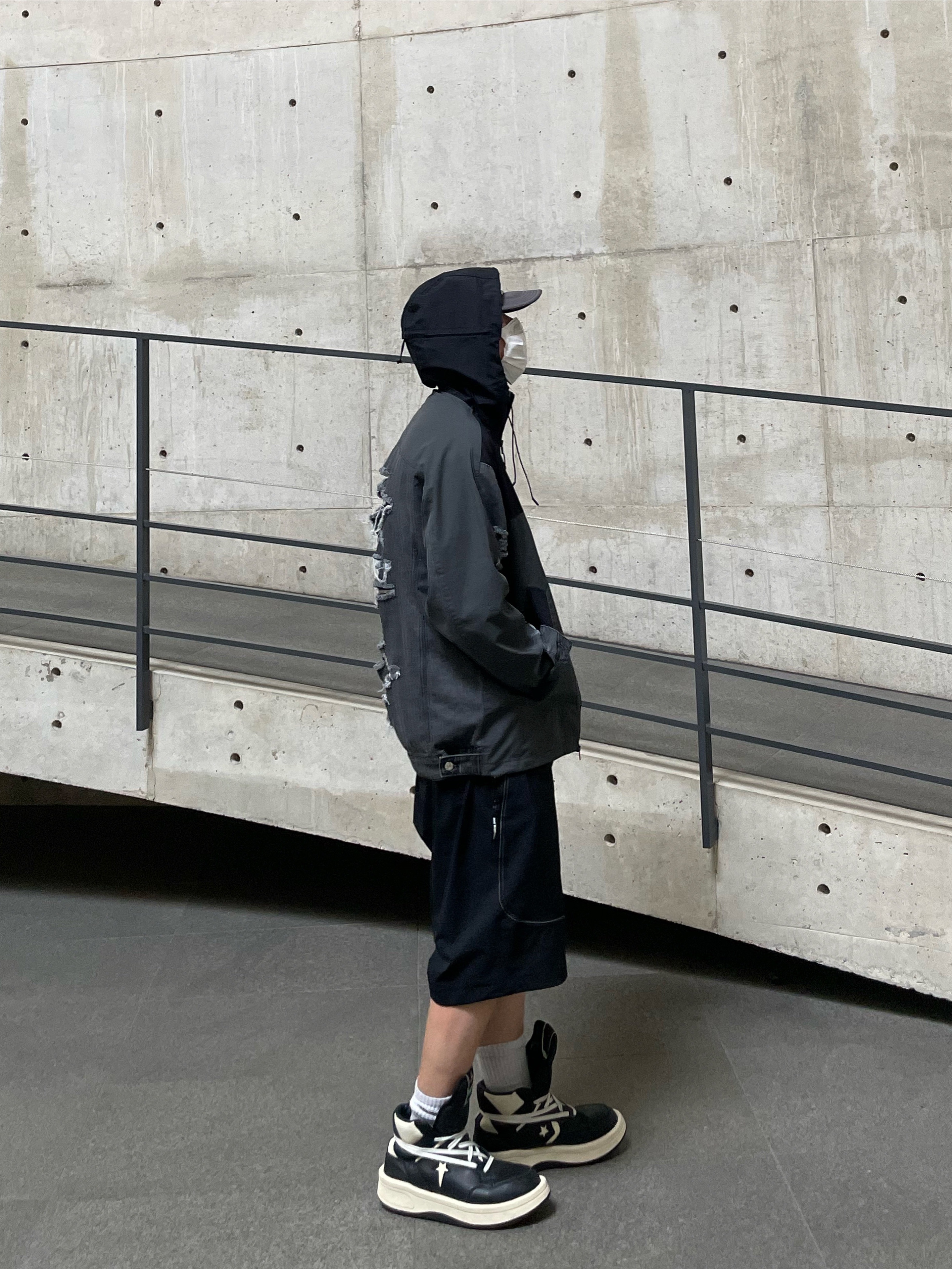 Converse x Drkshdw Turbowpn Black Cream 착용 스타일 - 1