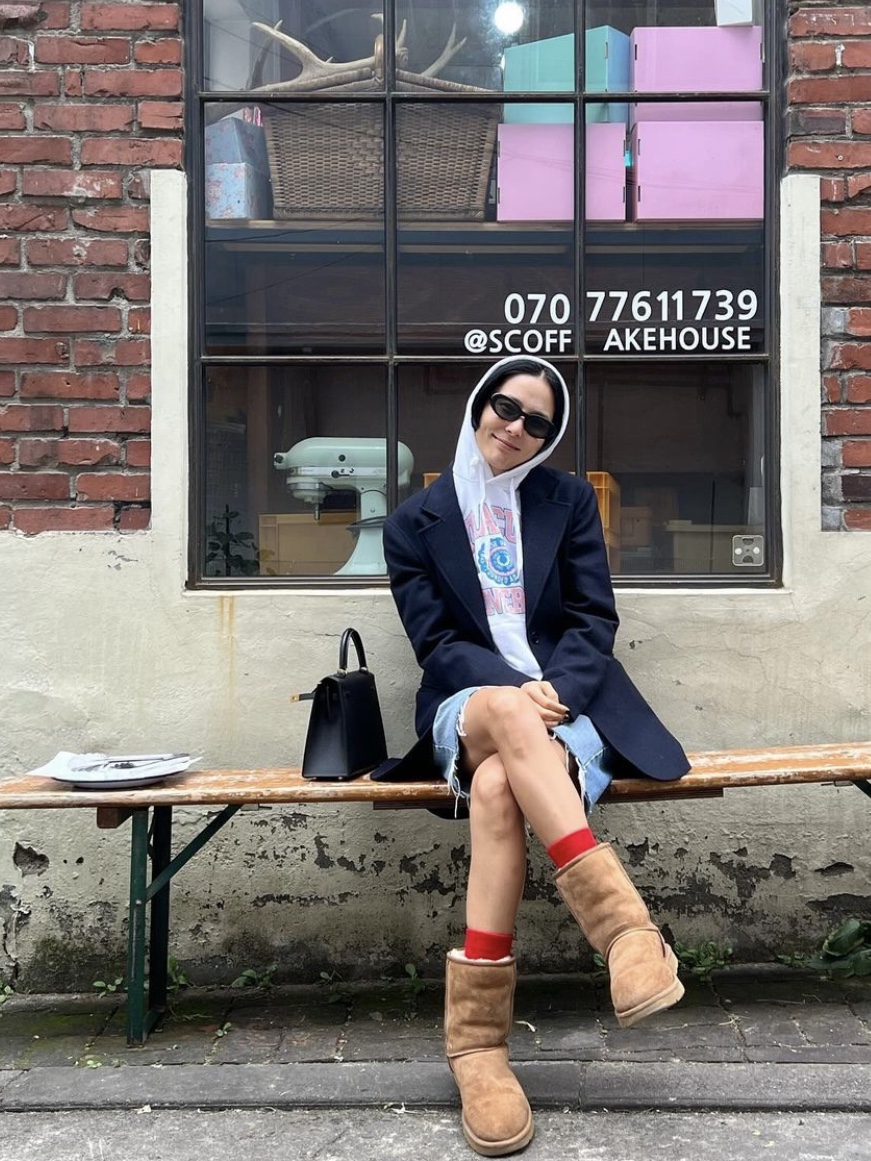 (W) UGG Classic Mini II Boots Chestnut 착용 스타일