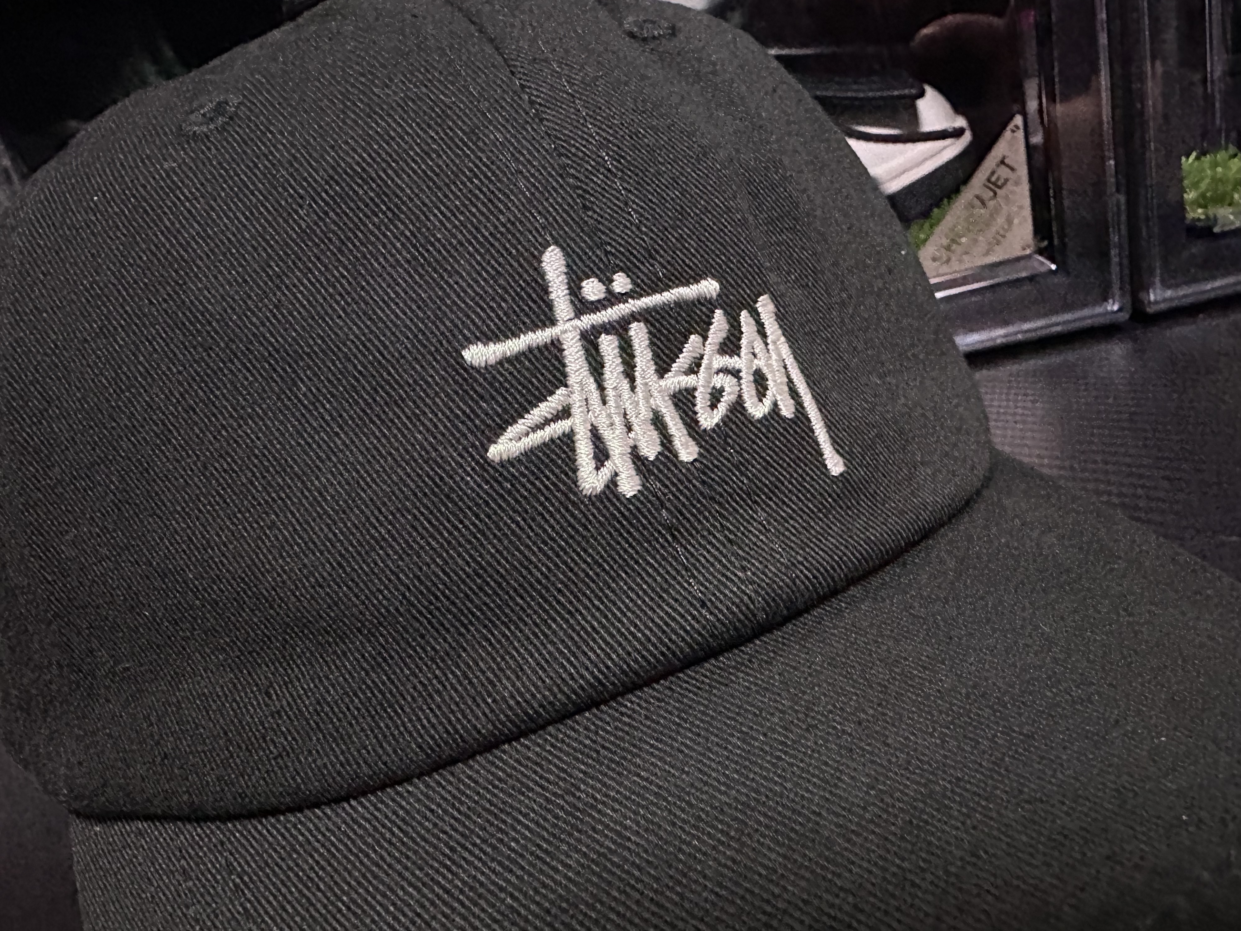 Stussy Basic Stock Low Pro Cap Black 착용 스타일 - 1