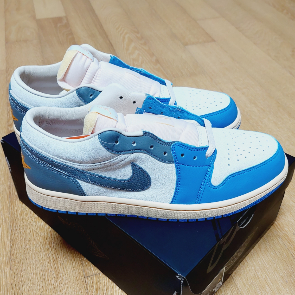 Jordan 1 Low SE Tokyo 96 착용 스타일 - 3