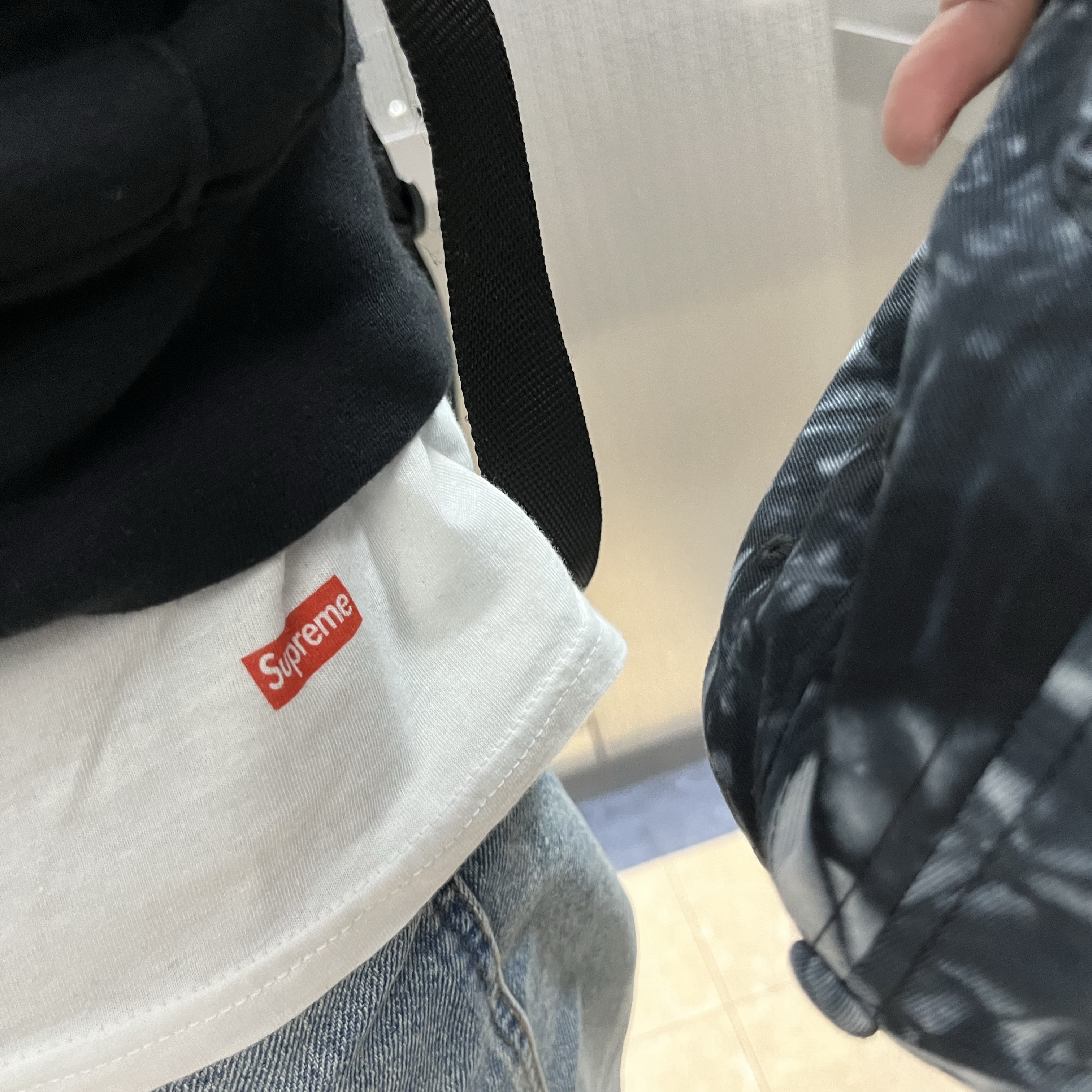 Supreme Hanes Tagless T-Shirt White (3 Pack) 착용 스타일