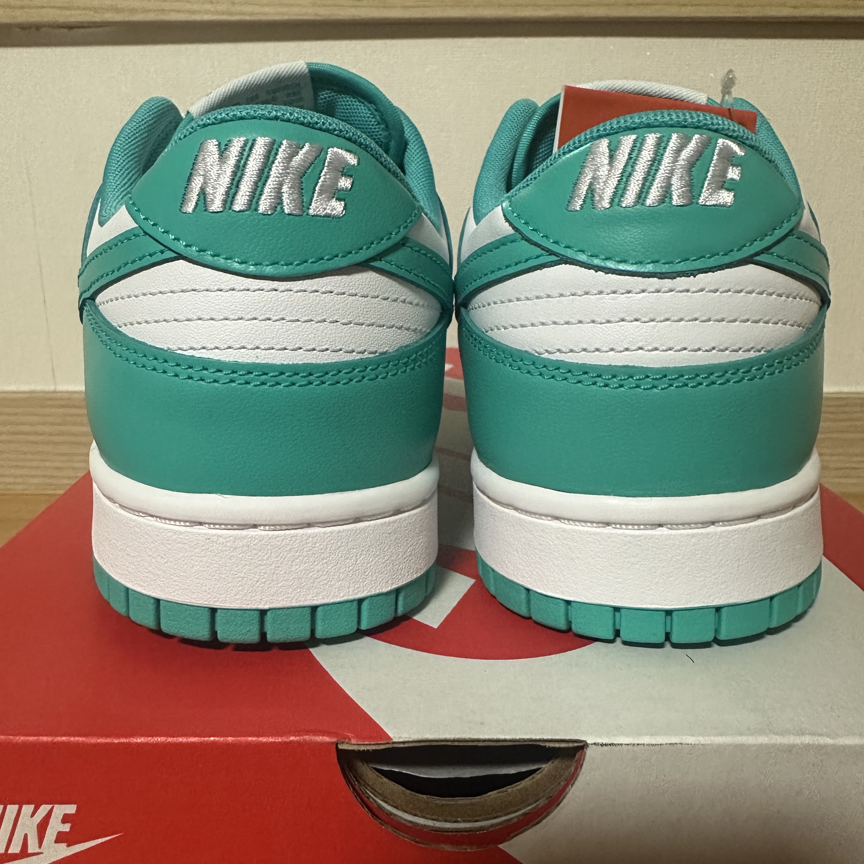 Nike Dunk Low White Clear Jade 착용 스타일