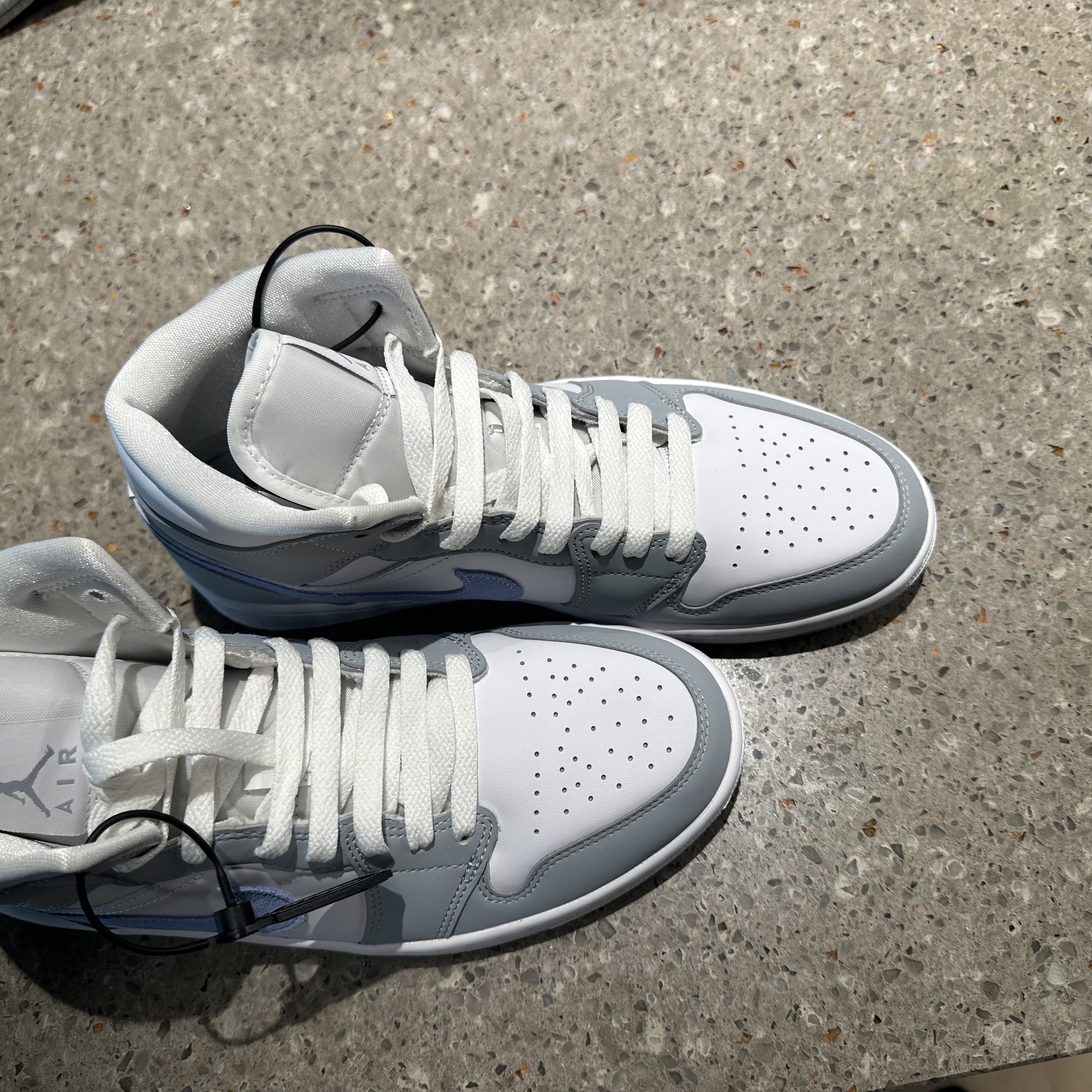 (W) Jordan 1 Mid Wolf Grey 착용 스타일 - 2