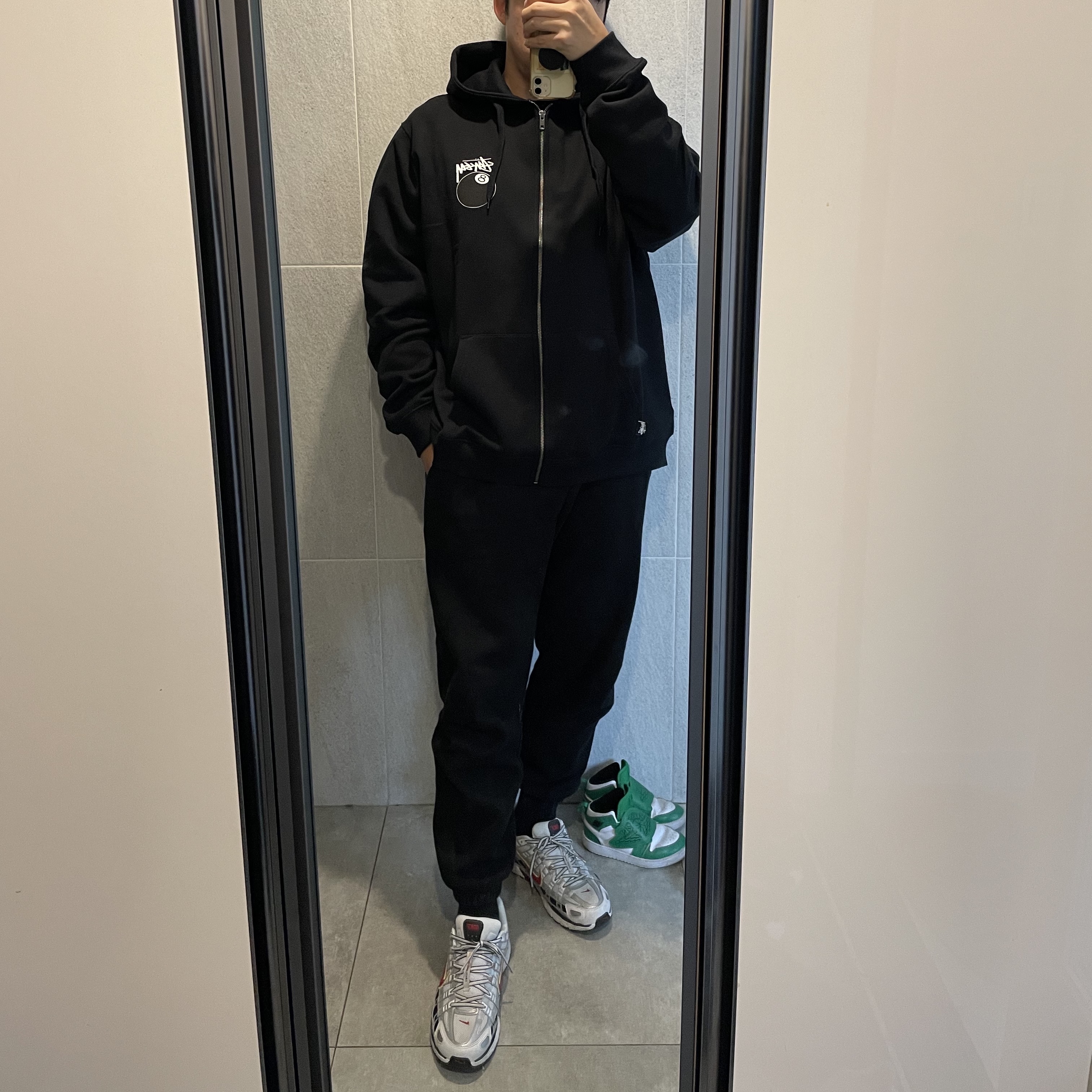 (W) Nike P-6000 Metallic Silver Red, Stussy 8 Ball Zip Hoodie Black - 22FW 착용 스타일
