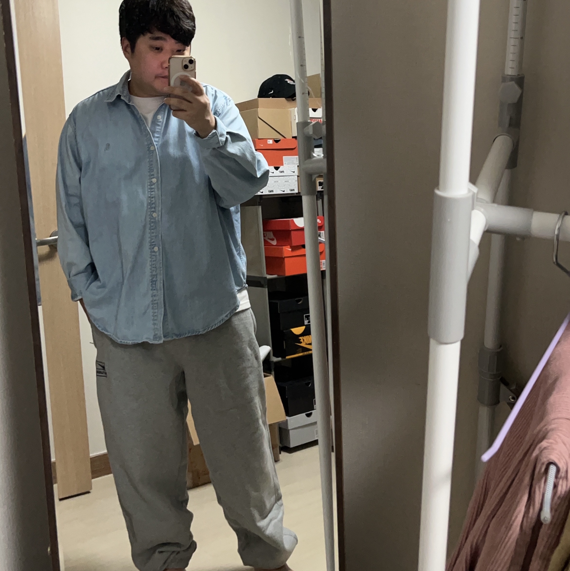Nike x Stussy NRG Fleece Pants Dark Grey Heather (DO9340-063) 착용 스타일 - 1