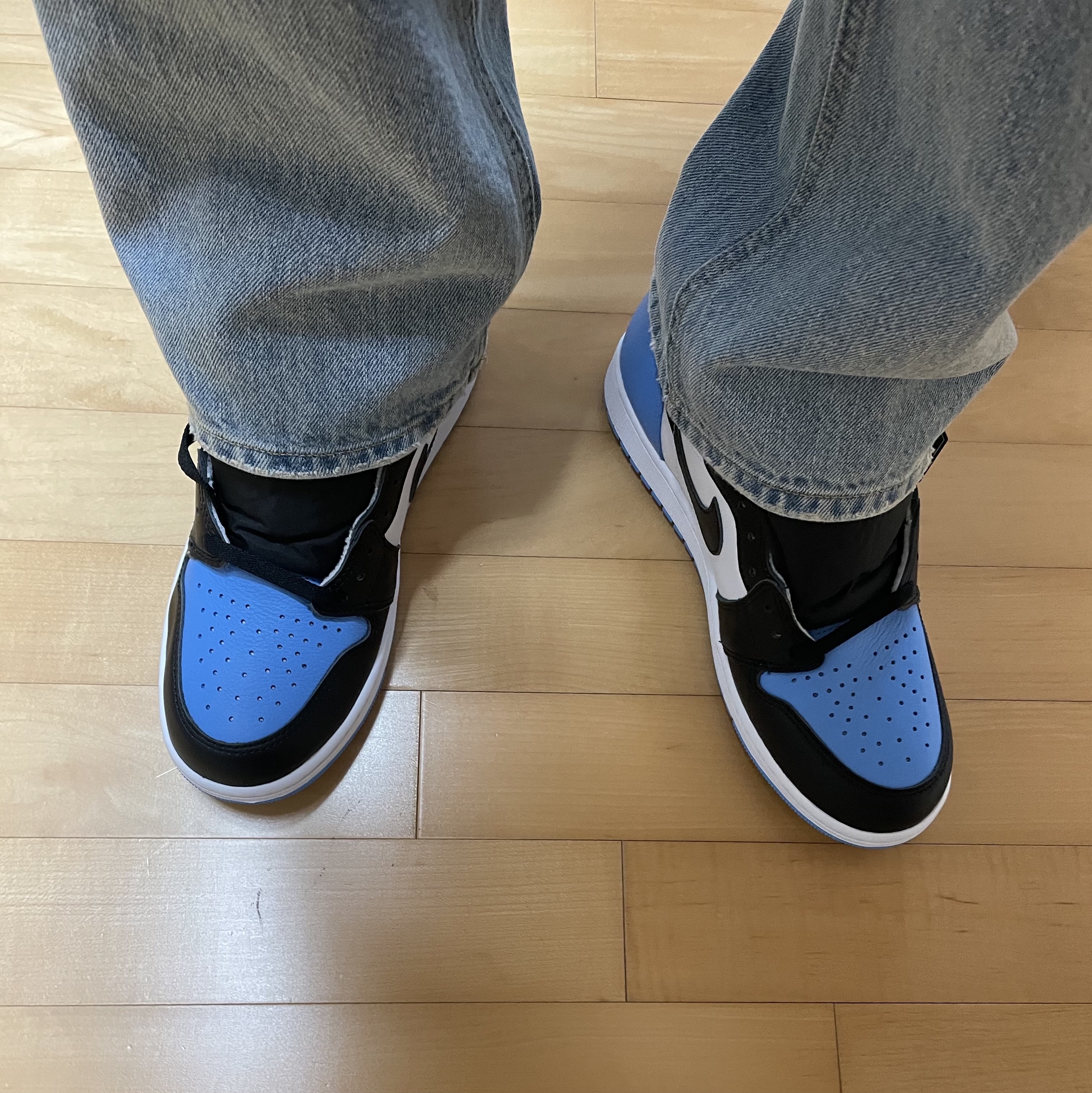 Jordan 1 Retro High OG University Blue 착용 스타일