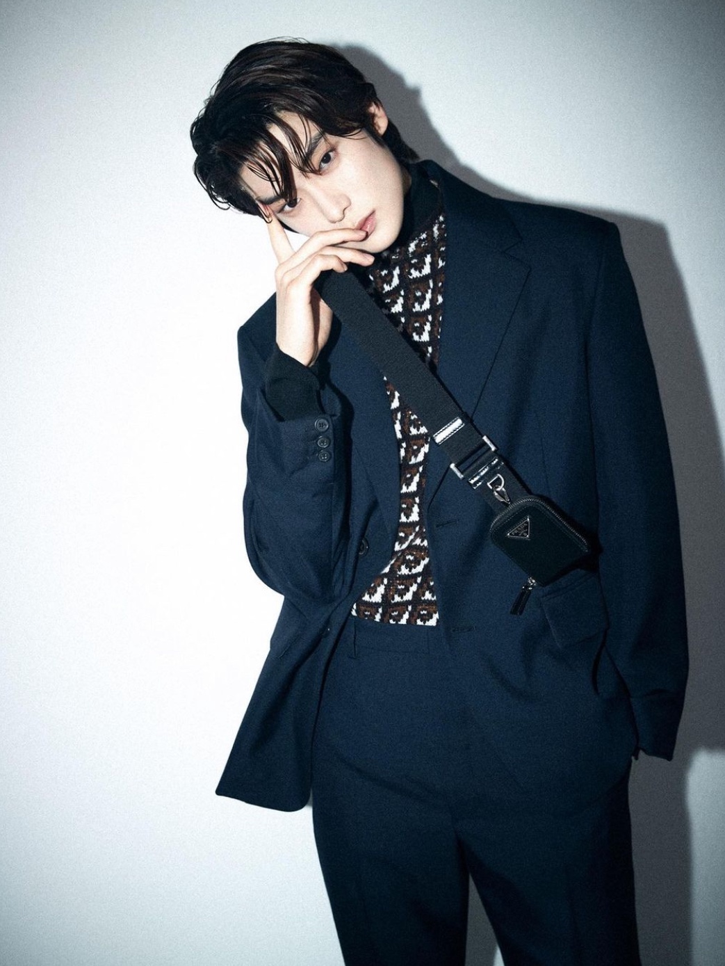 Prada Re-Nylon Saffiano Leather Shoulder Bag Black, Prada Single Breasted Wool Mohair Suit Navy 착용 스타일 - 1