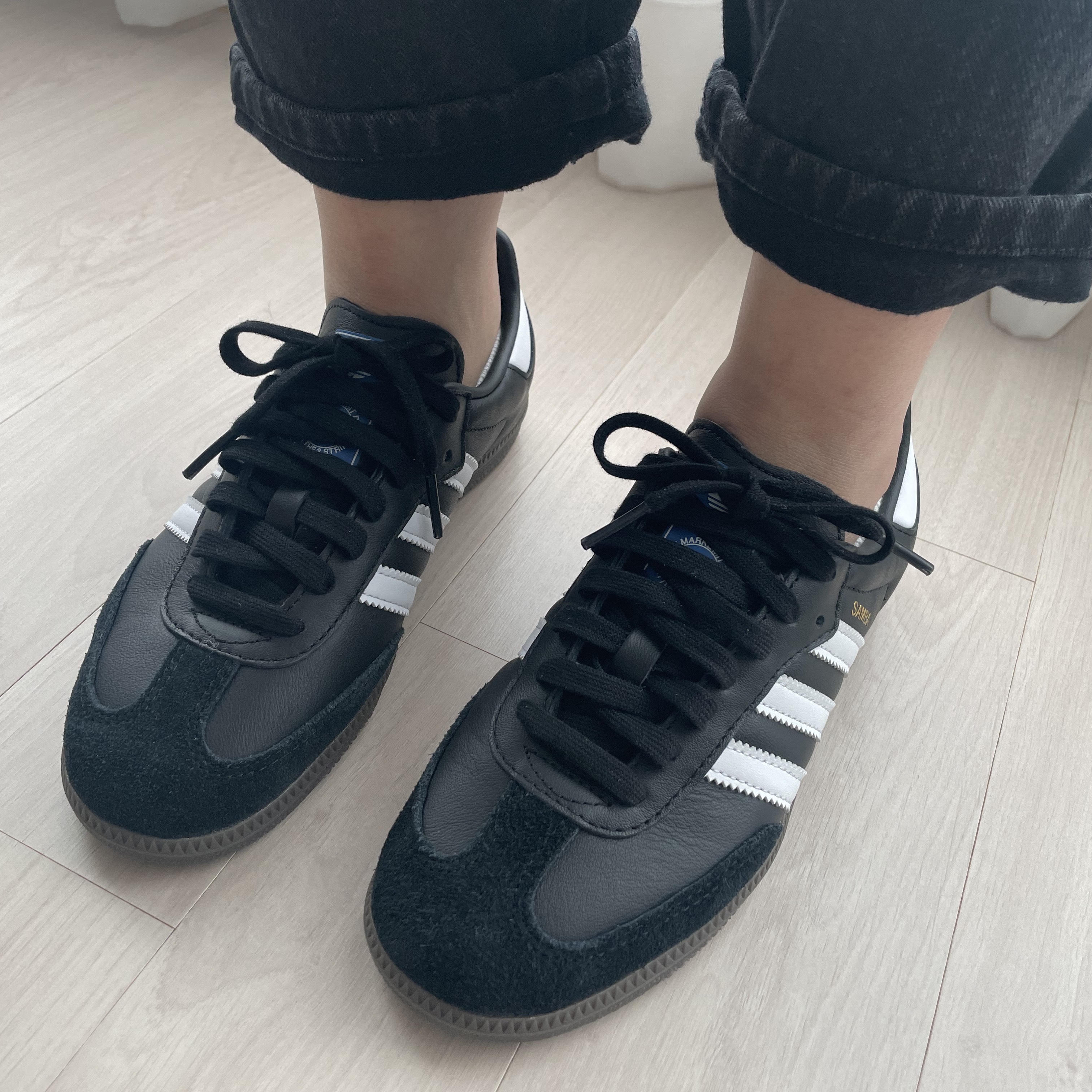 Adidas Samba OG Black White Gum 착용 스타일 - 3