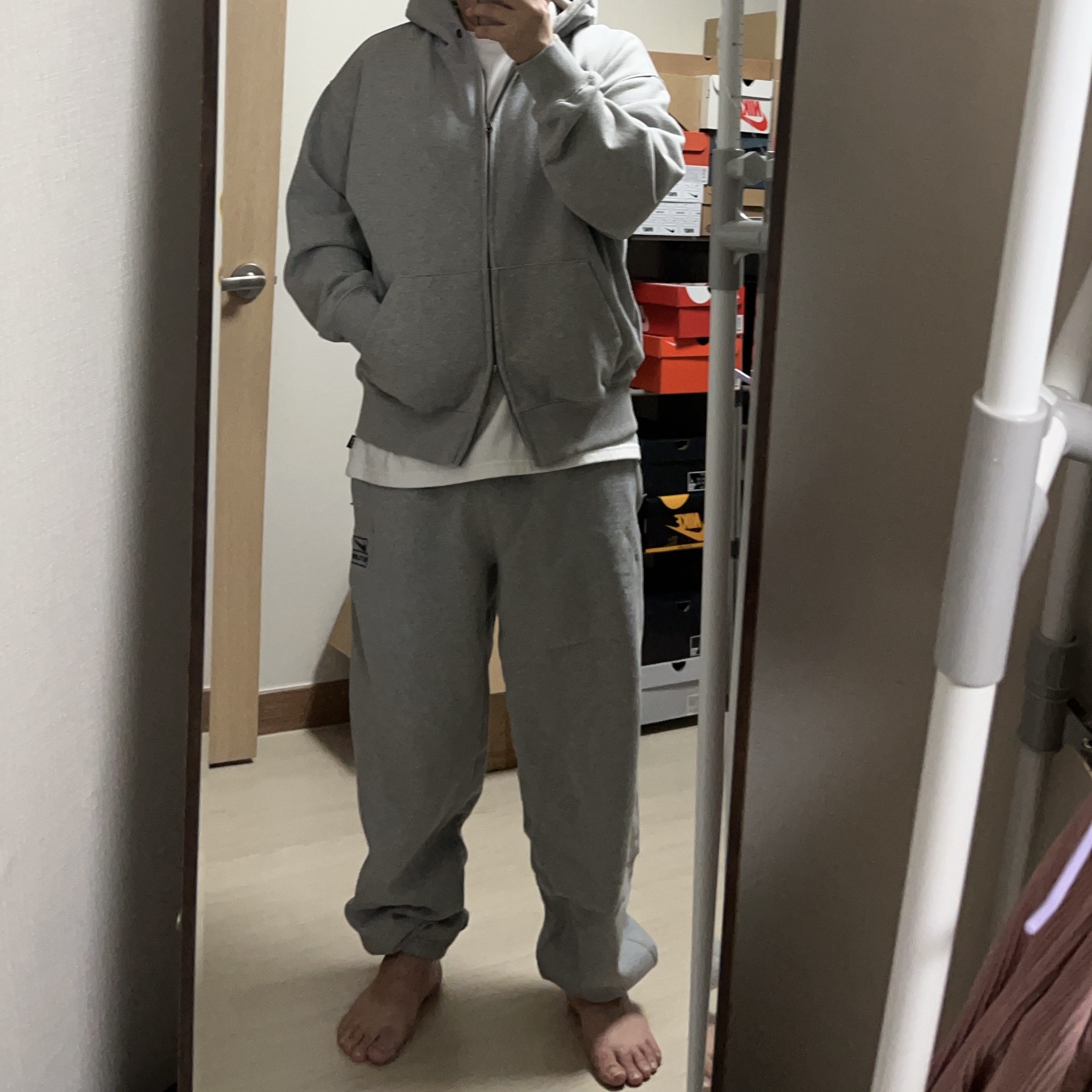 Nike x Stussy NRG Fleece Pants Dark Grey Heather (DO9340-063) 착용 스타일 - 3