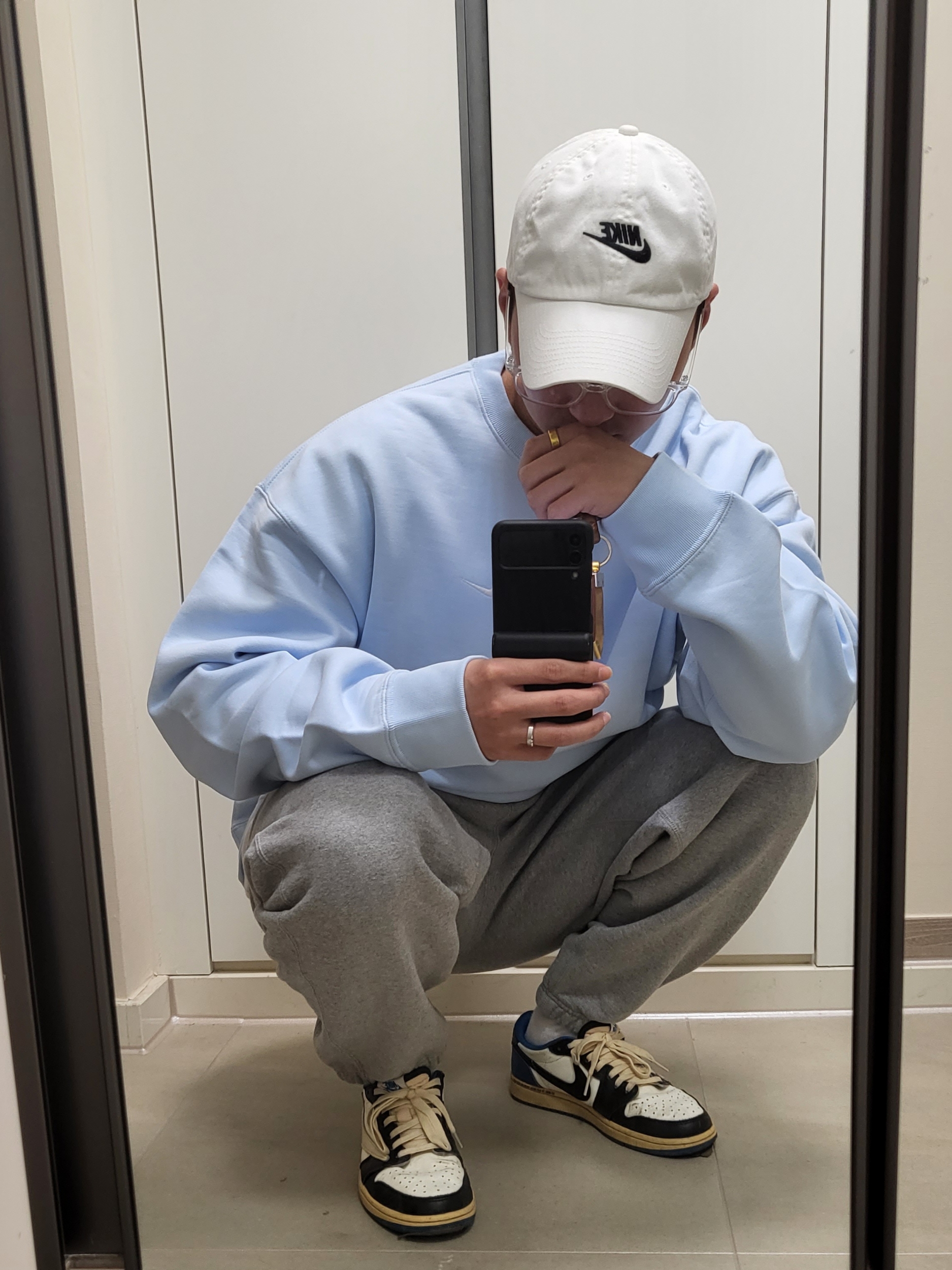 Nike NRG Solo Swoosh Crew Fleece Celestine Blue - US/EU, Nike NRG Solo Swoosh Fleece Pants Dark Grey Heather - US/EU 착용 스타일 - 3