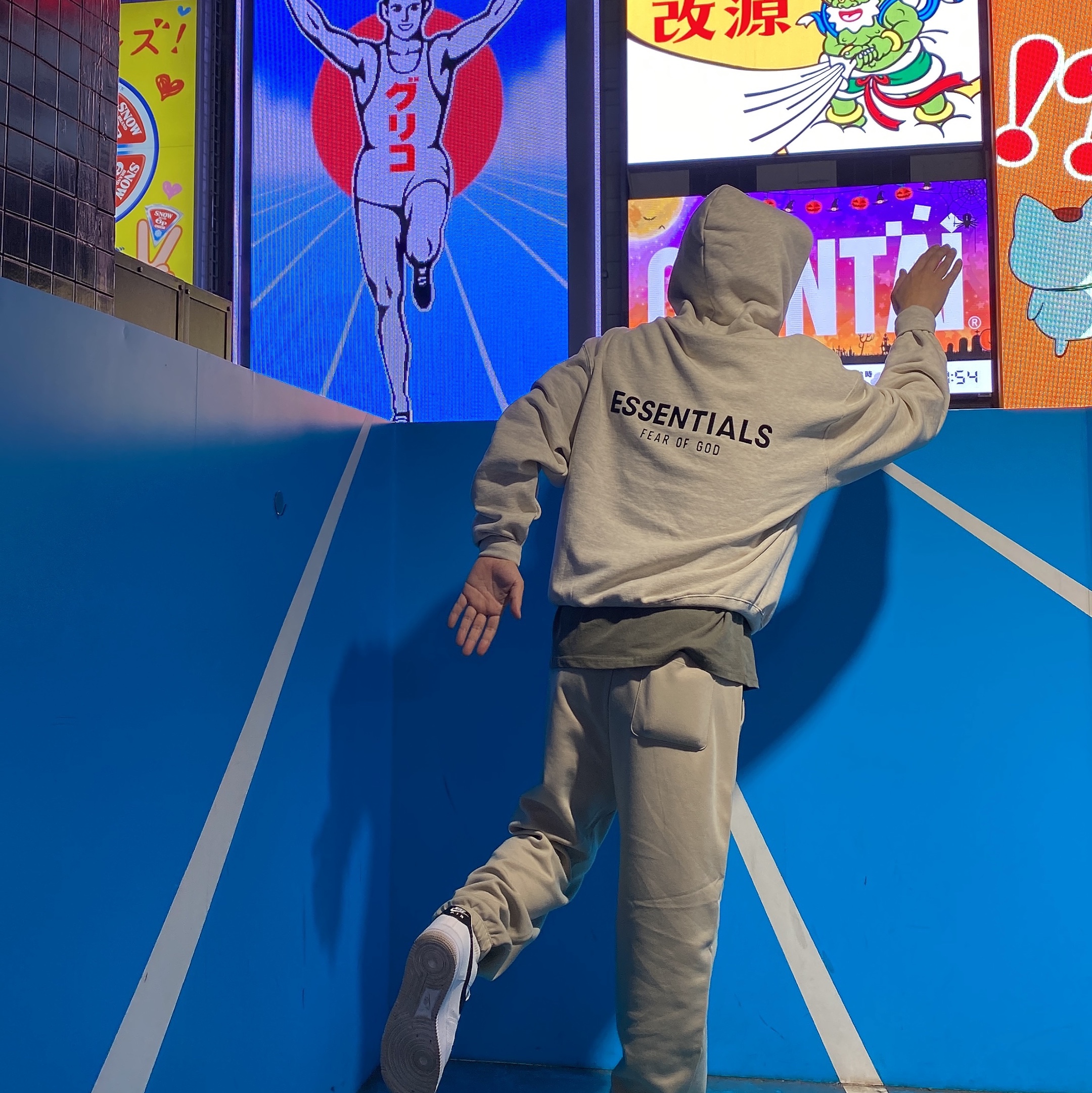 Essentials The Core Collection Hoodie Light Oatmeal, Nike Air Force 1 '07 White Black 착용 스타일 - 2