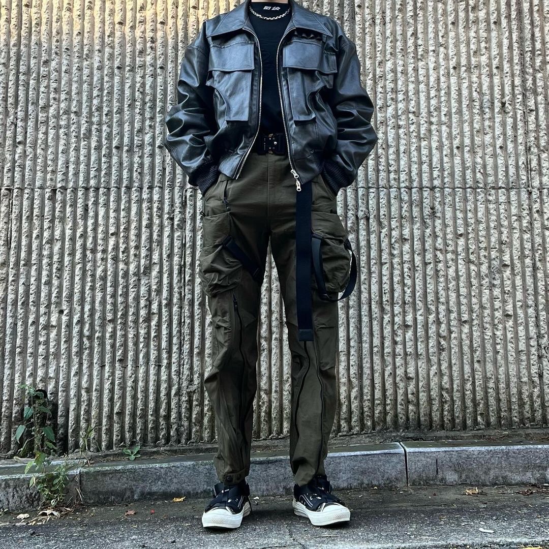 Full of Ssun Gunpocket Leather Jacket Grey, Full of Ssun Gunpocket Leather Jacket Brown 착용 스타일 - 1