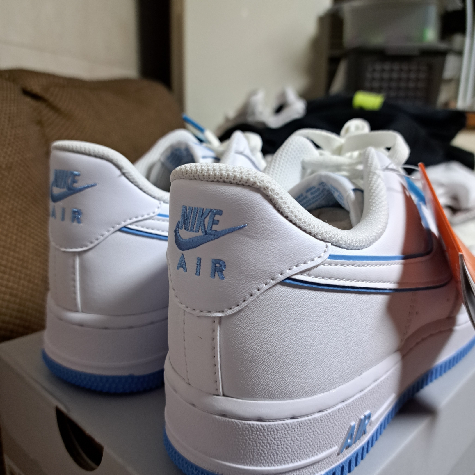 Nike Air Force 1 '07 White University Blue 착용 스타일 - 2