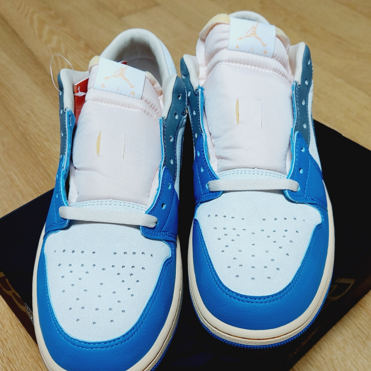 Jordan 1 Low SE Tokyo 96 착용 스타일 - 2