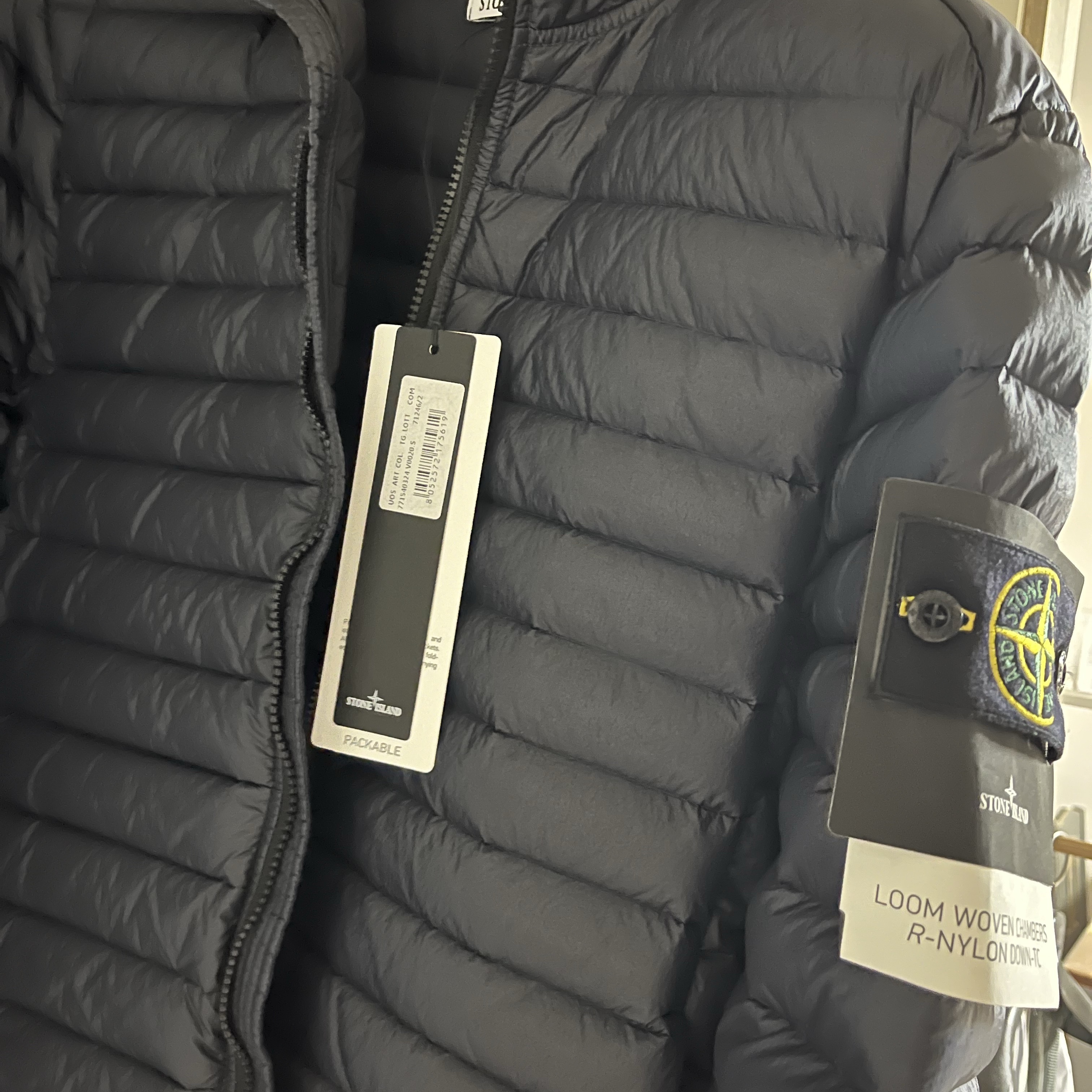 Stone Island 40324 Loom Woven Chambers R-Nylon Down-TC Packable Jacket Navy Blue - 22FW 착용 스타일
