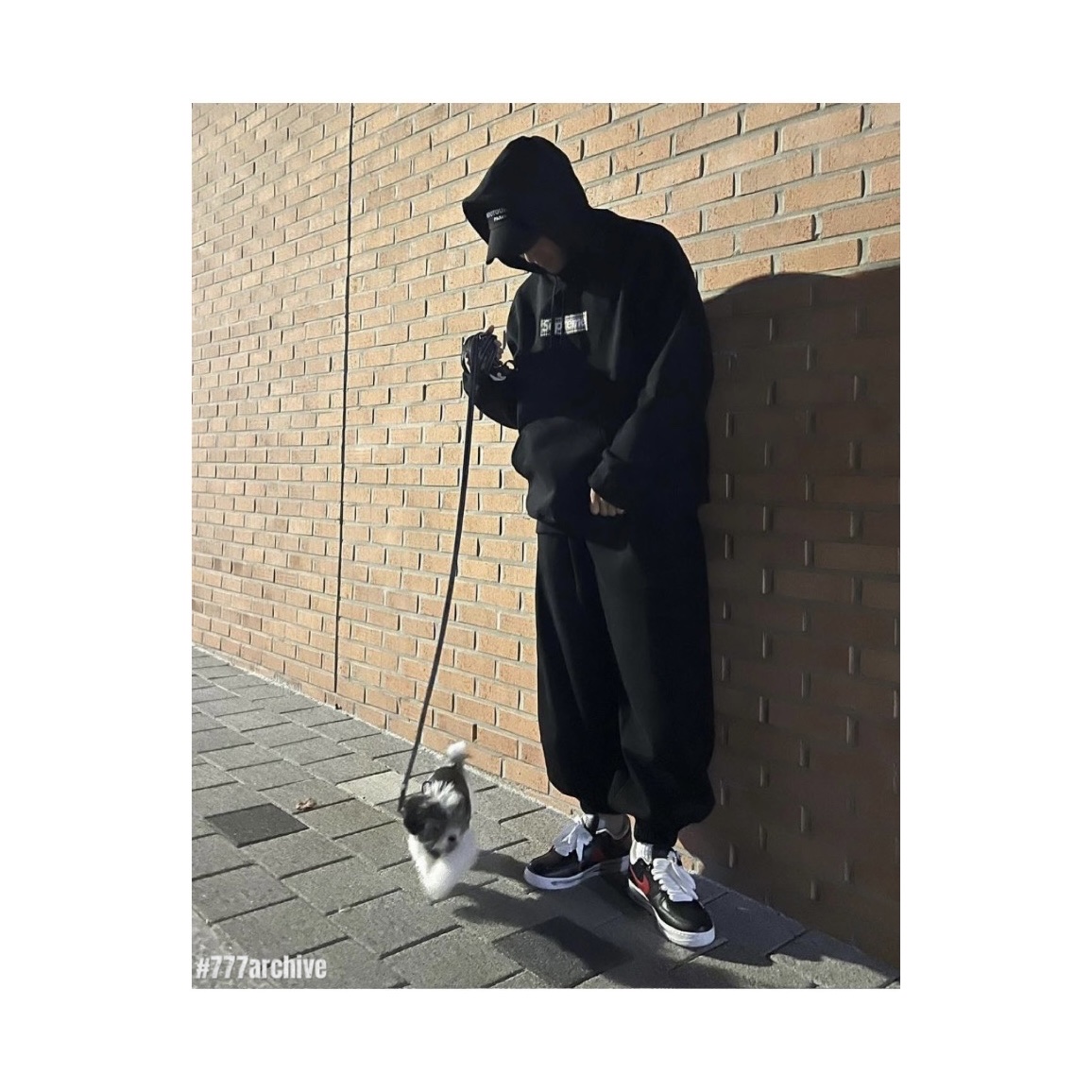 Supreme x Burberry Box Logo Hooded Sweatshirt Black - 22SS, Nike x Peaceminusone Air Force 1 Low Para-Noise - Korea Exclusive 착용 스타일 - 1