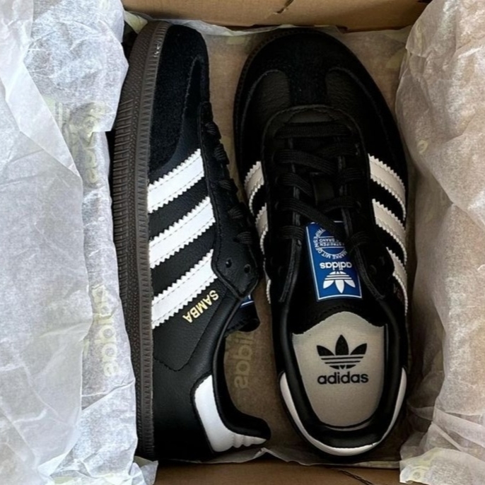 Adidas Samba OG Black White Gum 착용 스타일