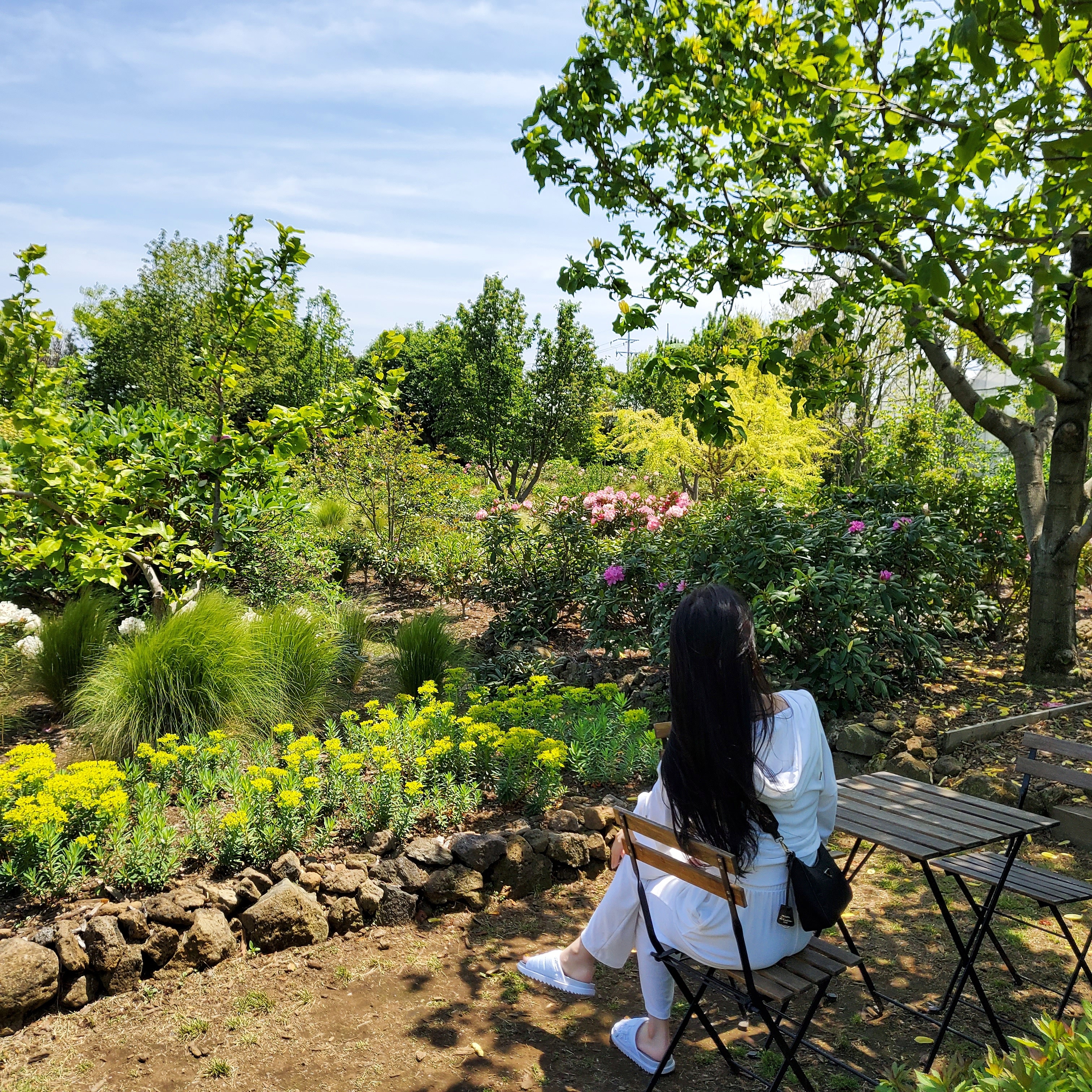 Prada Re-Edition 2005 Re-Nylon Shoulder Bag Black, (W) Asuna Slide Photon Dust 착용 스타일