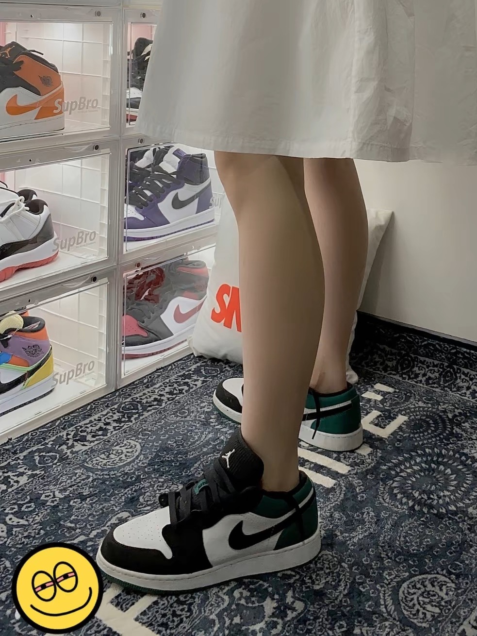 (GS) Jordan 1 Low Black Mystic Green 착용 스타일 - 1