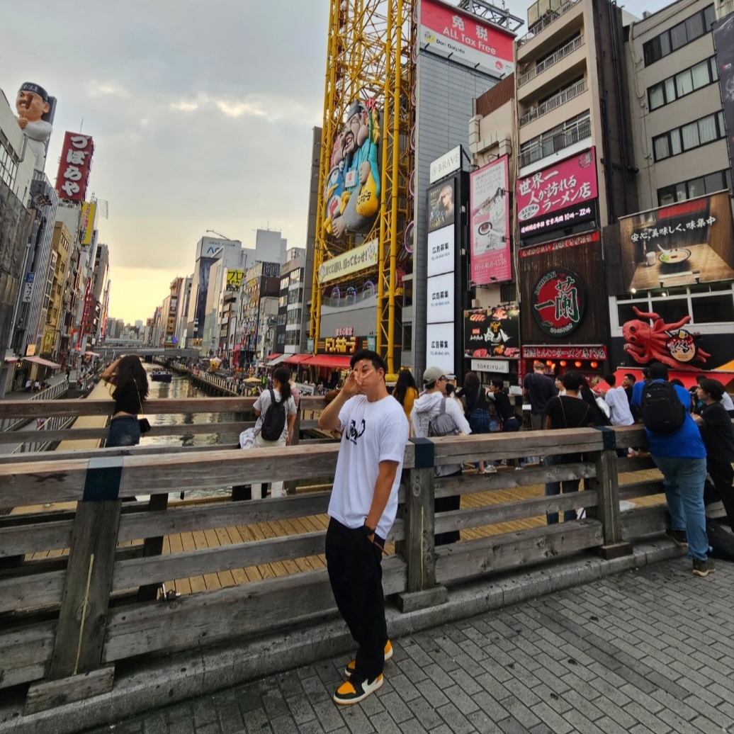 Jordan 1 Retro High OG Taxi, Samsung Galaxy Watch5 44mm Bluetooth Silver (Korean Ver.) 착용 스타일 - 1
