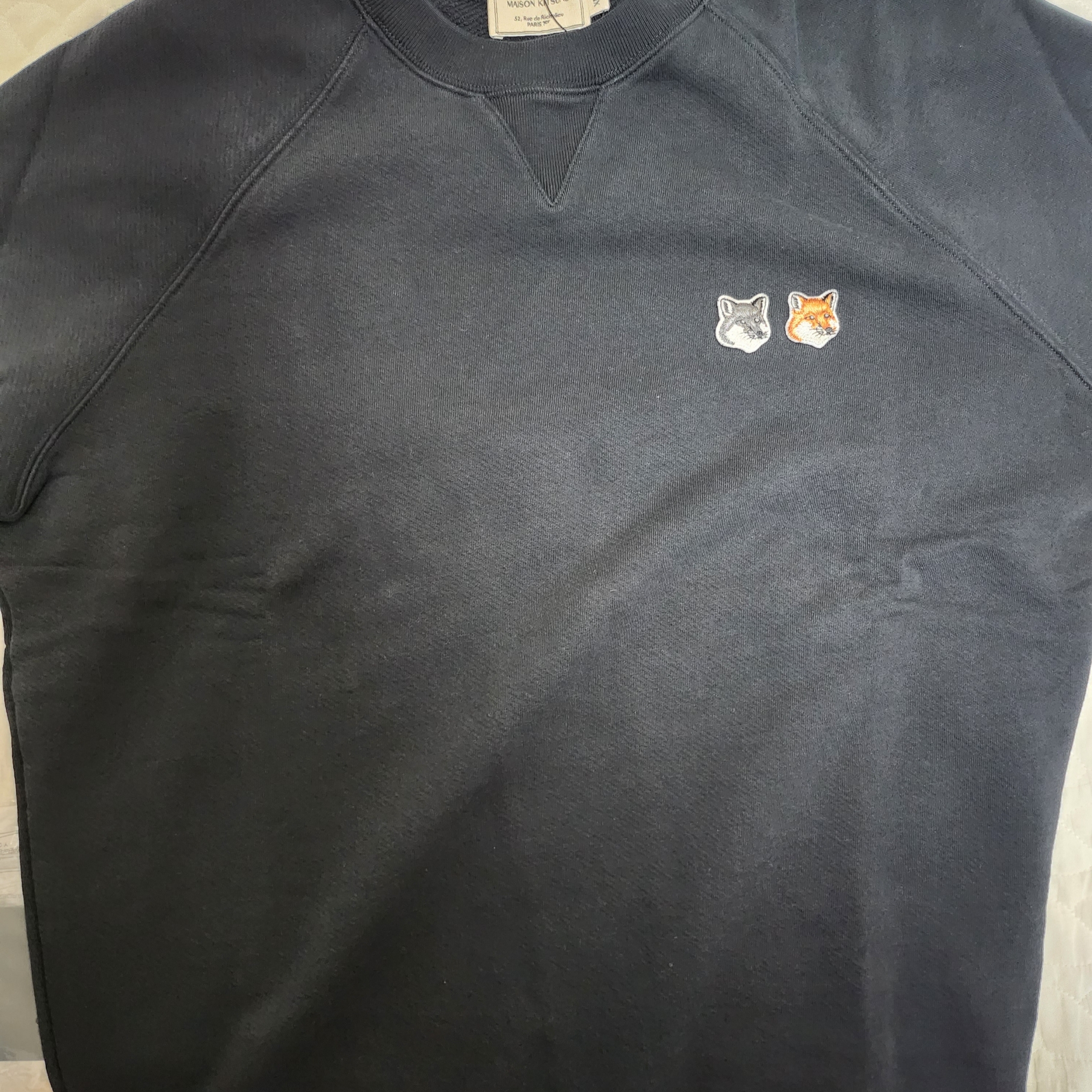 Maison Kitsune Double Fox Head Patch Classic Sweatshirt Anthracite 착용 스타일 - 2