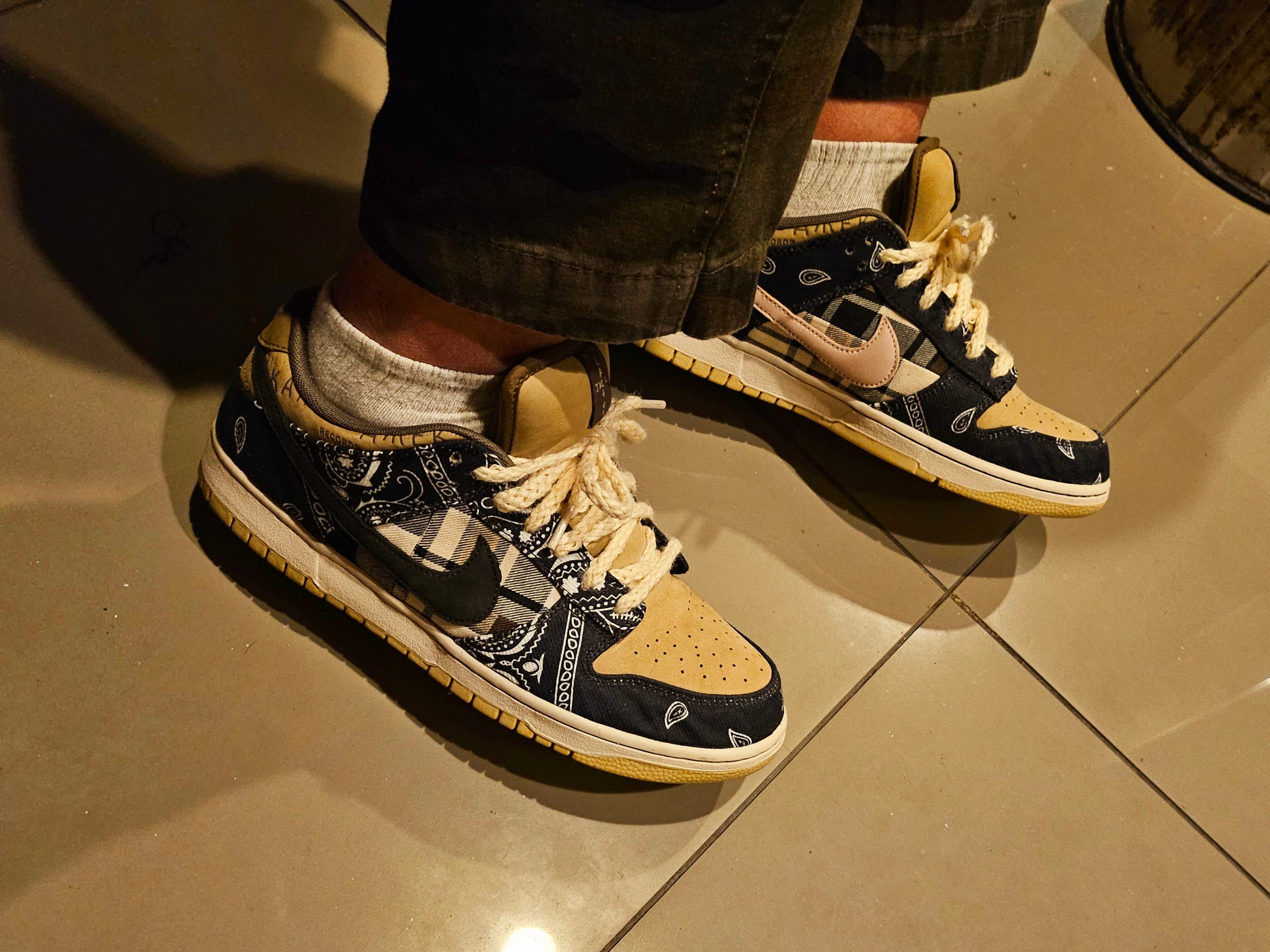 Nike x Travis Scott SB Dunk Low 착용 스타일 - 3
