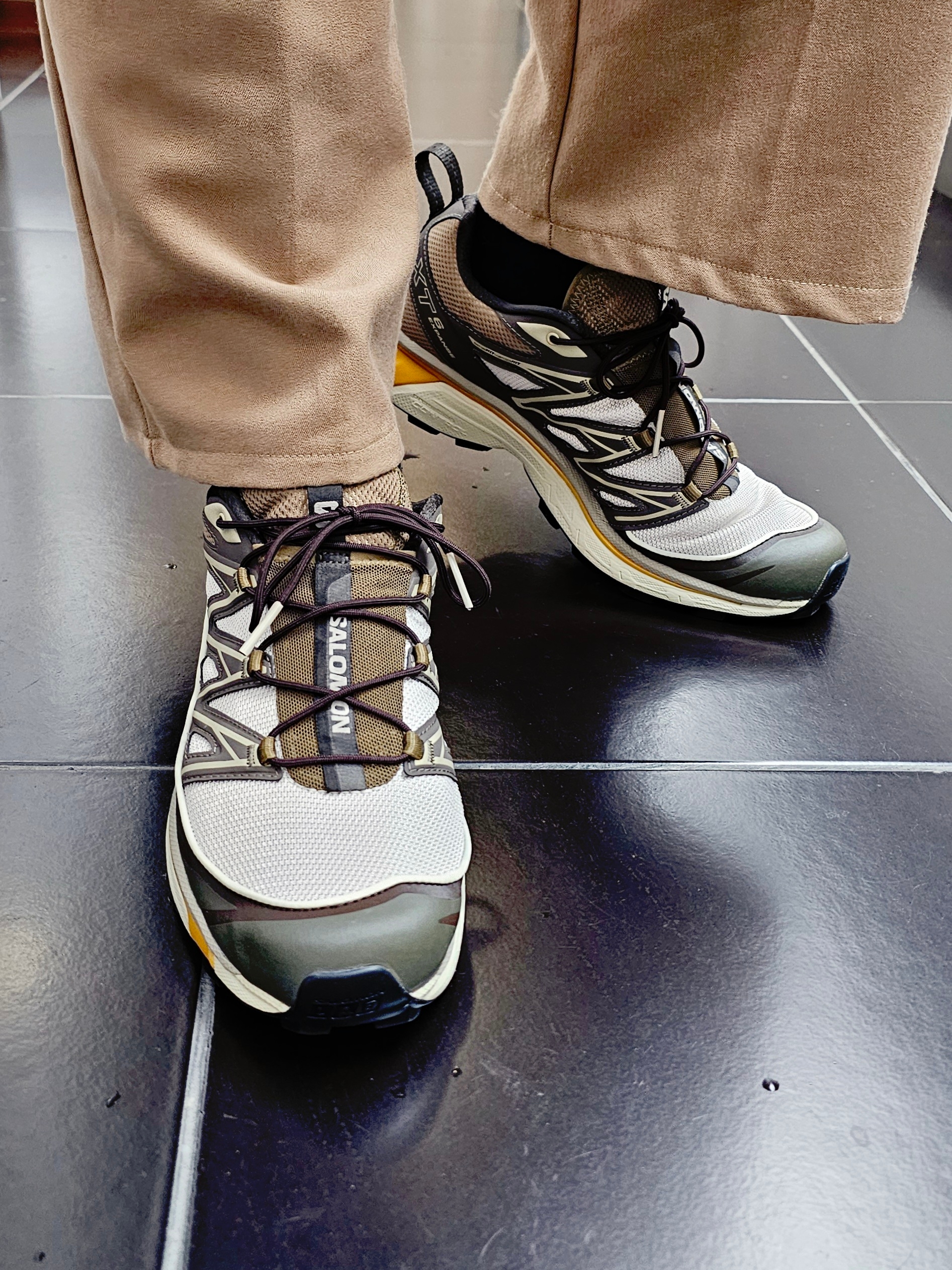 Salomon XT-6 Expanse Feather Grey 착용 스타일 - 3