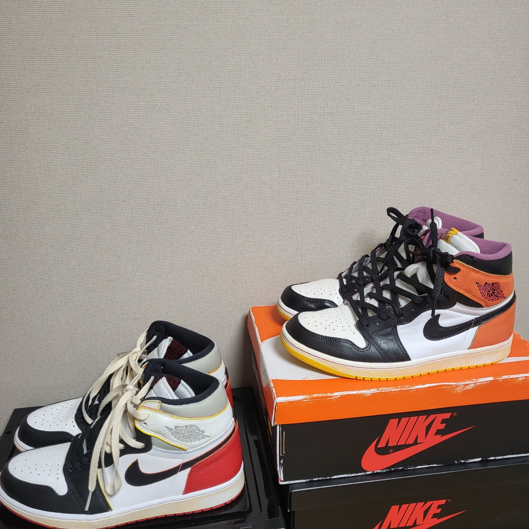 Jordan 1 Retro High OG University Gold Light Bordeaux, Jordan 1 Retro High OG Heritage 착용 스타일 - 3