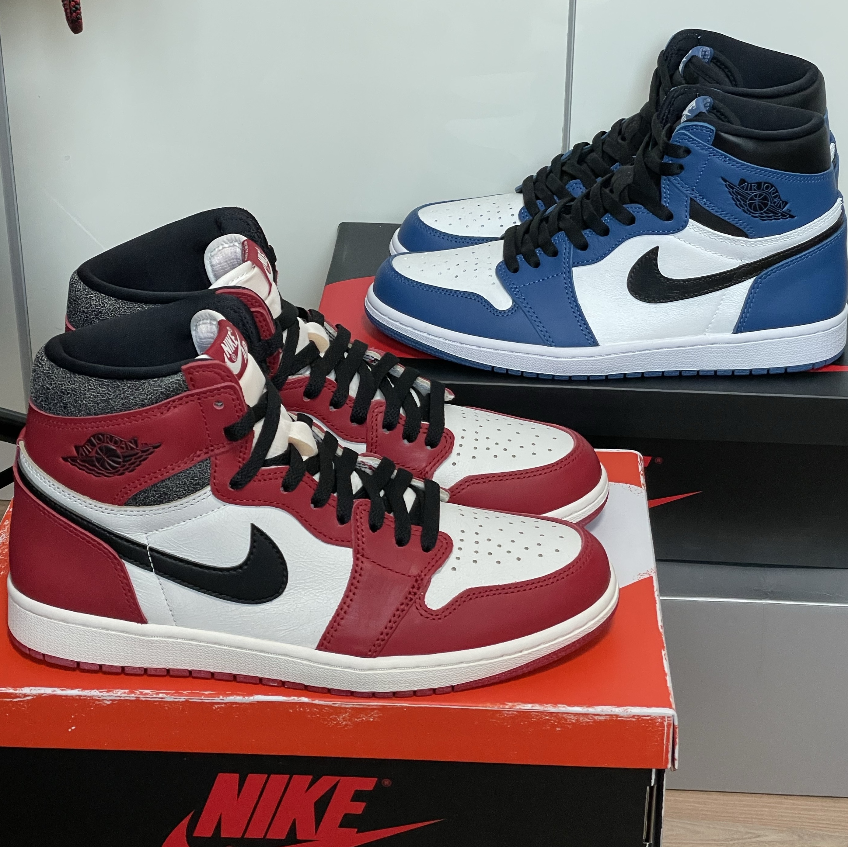 Jordan 1 Retro High OG Chicago 2022, Jordan 1 Retro High OG Dark Marina Blue 착용 스타일 - 2