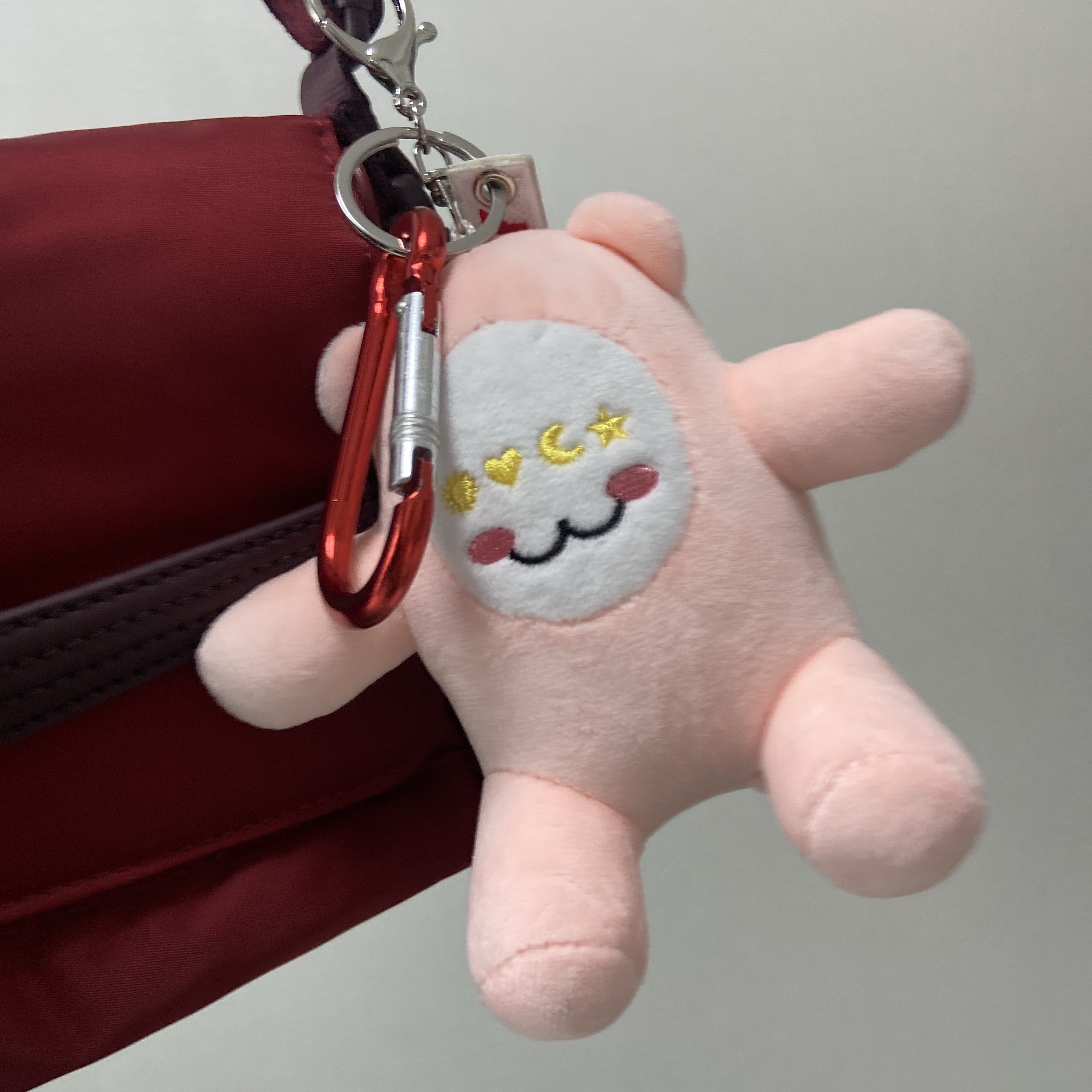 Charles Jeffrey Loverboy Gromlin Plush Keyring Pink 착용 스타일 - 2