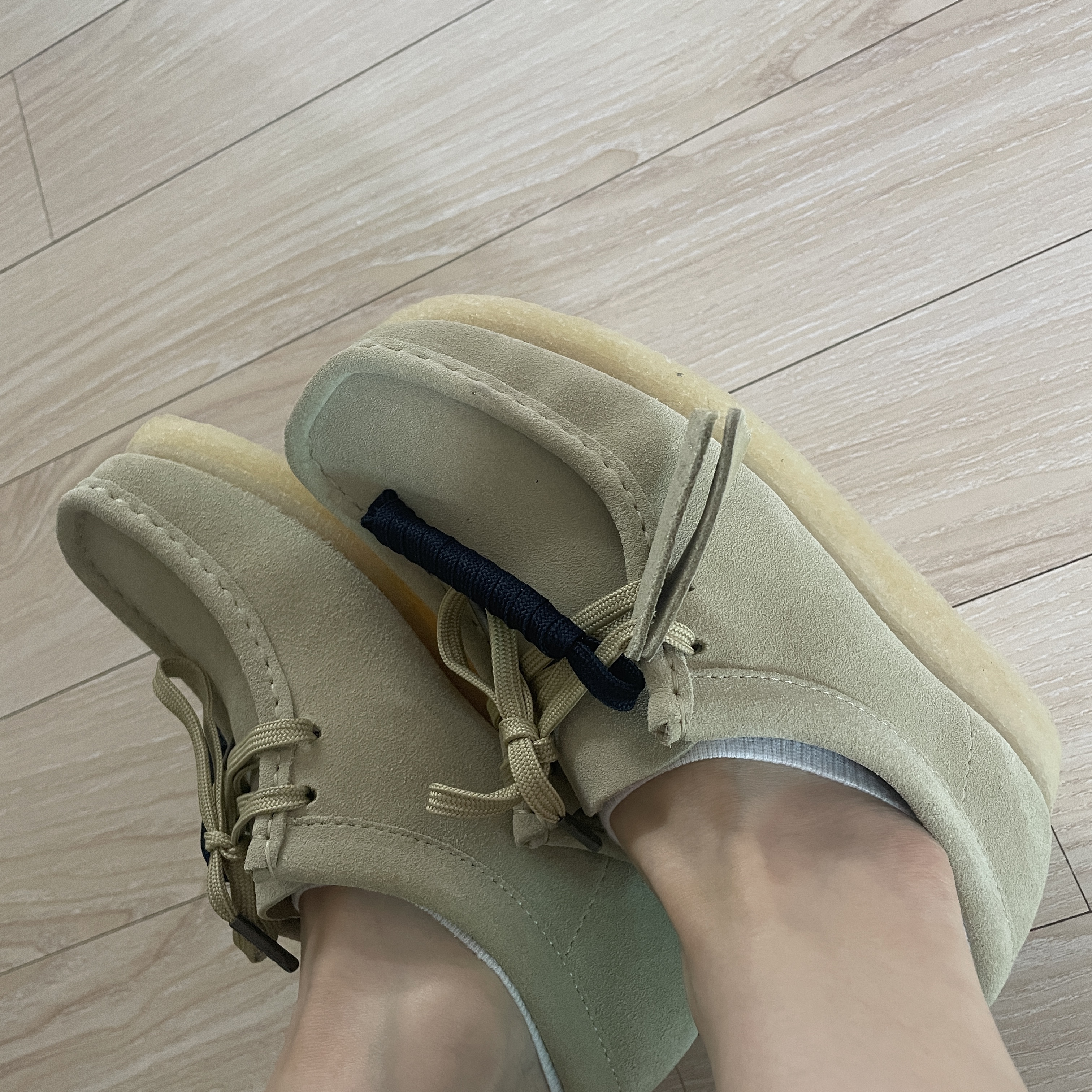 (W) Clarks Wallabee Maple Suede 착용 스타일 - 2