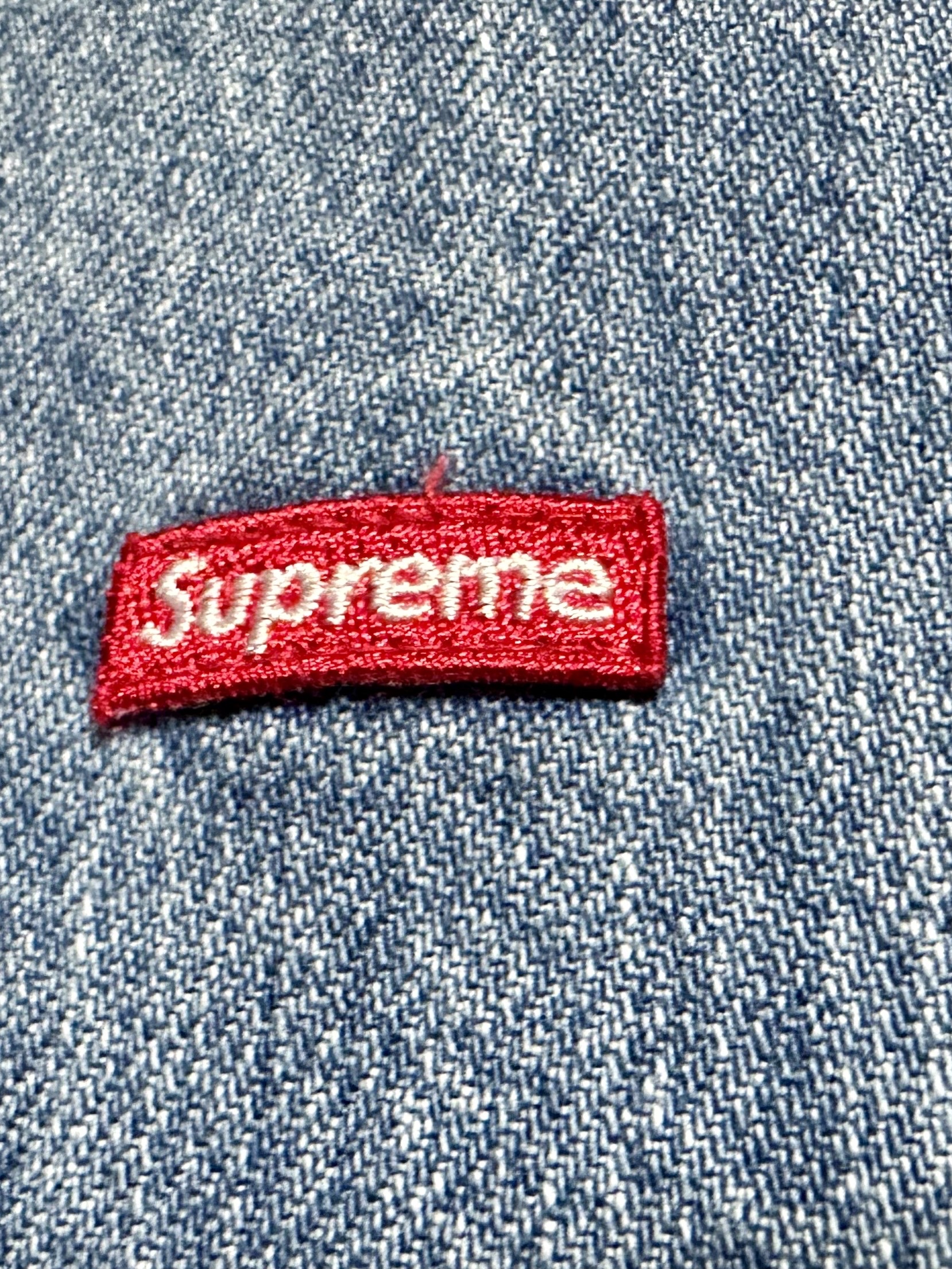 Supreme Small Box Shirt Denim - 23FW 착용 스타일 - 3