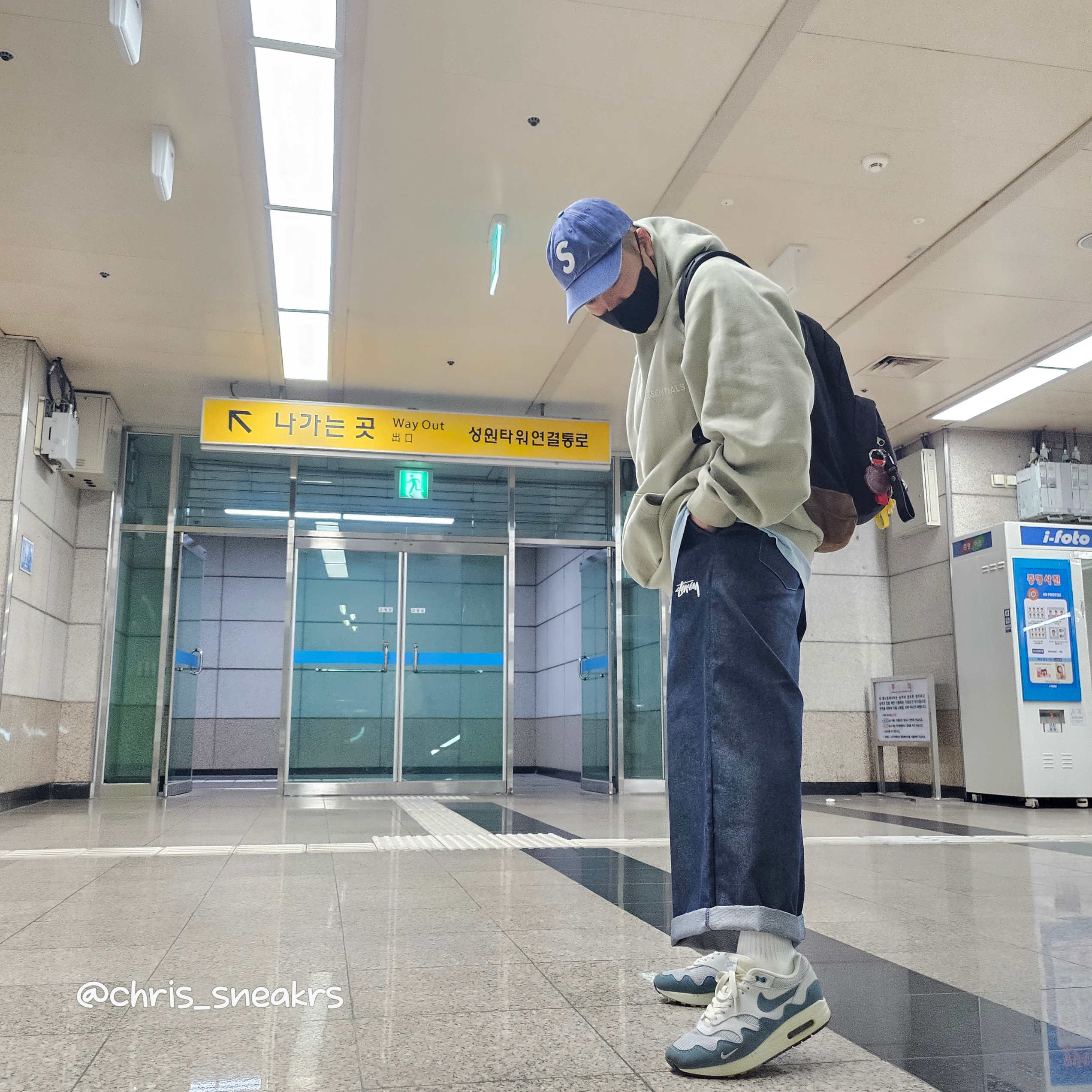 Supreme Pigment Canvas S Logo 6-Panel Navy - 23SS, Supreme Webbing Keychain Red - 23SS 착용 스타일 - 2