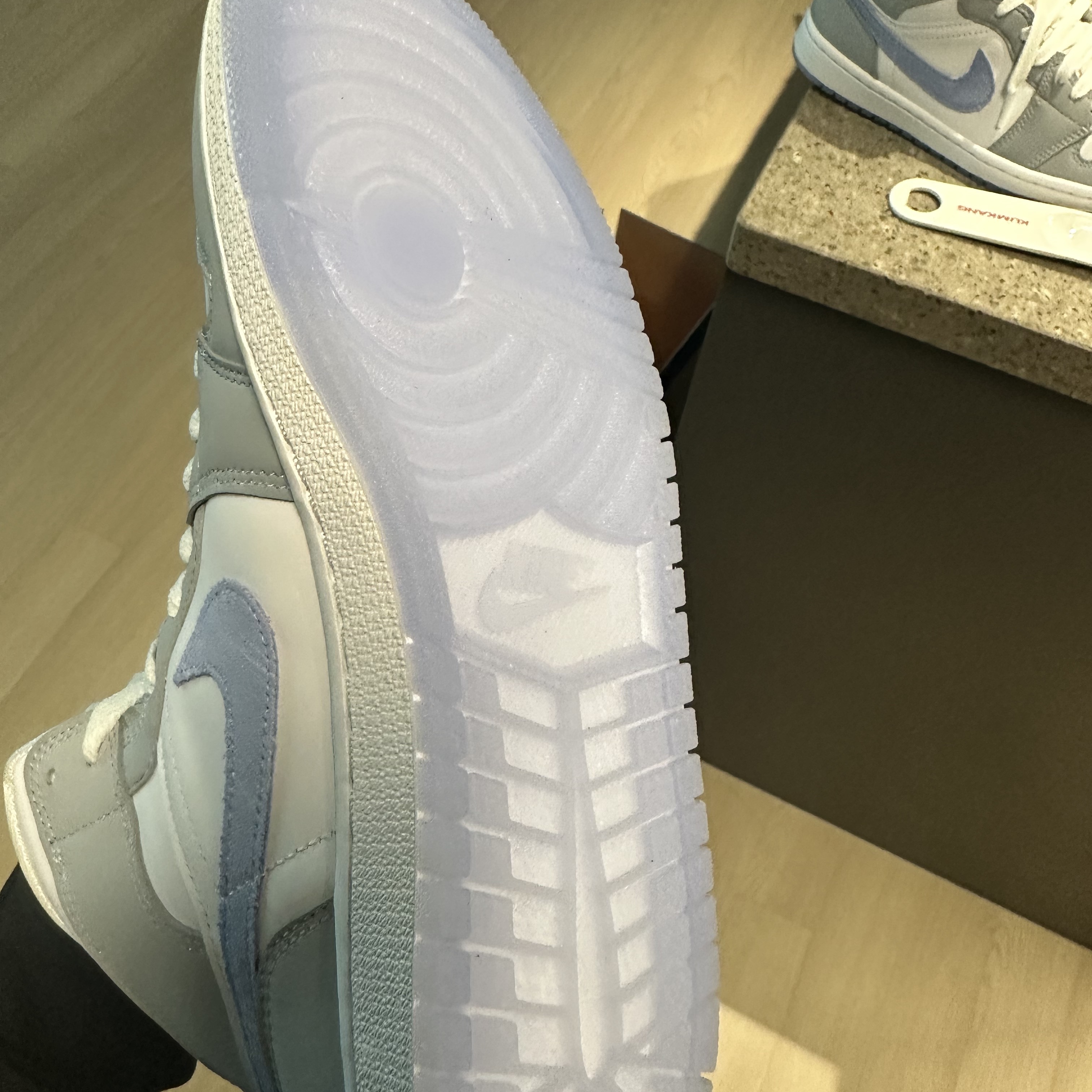 (W) Jordan 1 Mid Wolf Grey 착용 스타일 - 3