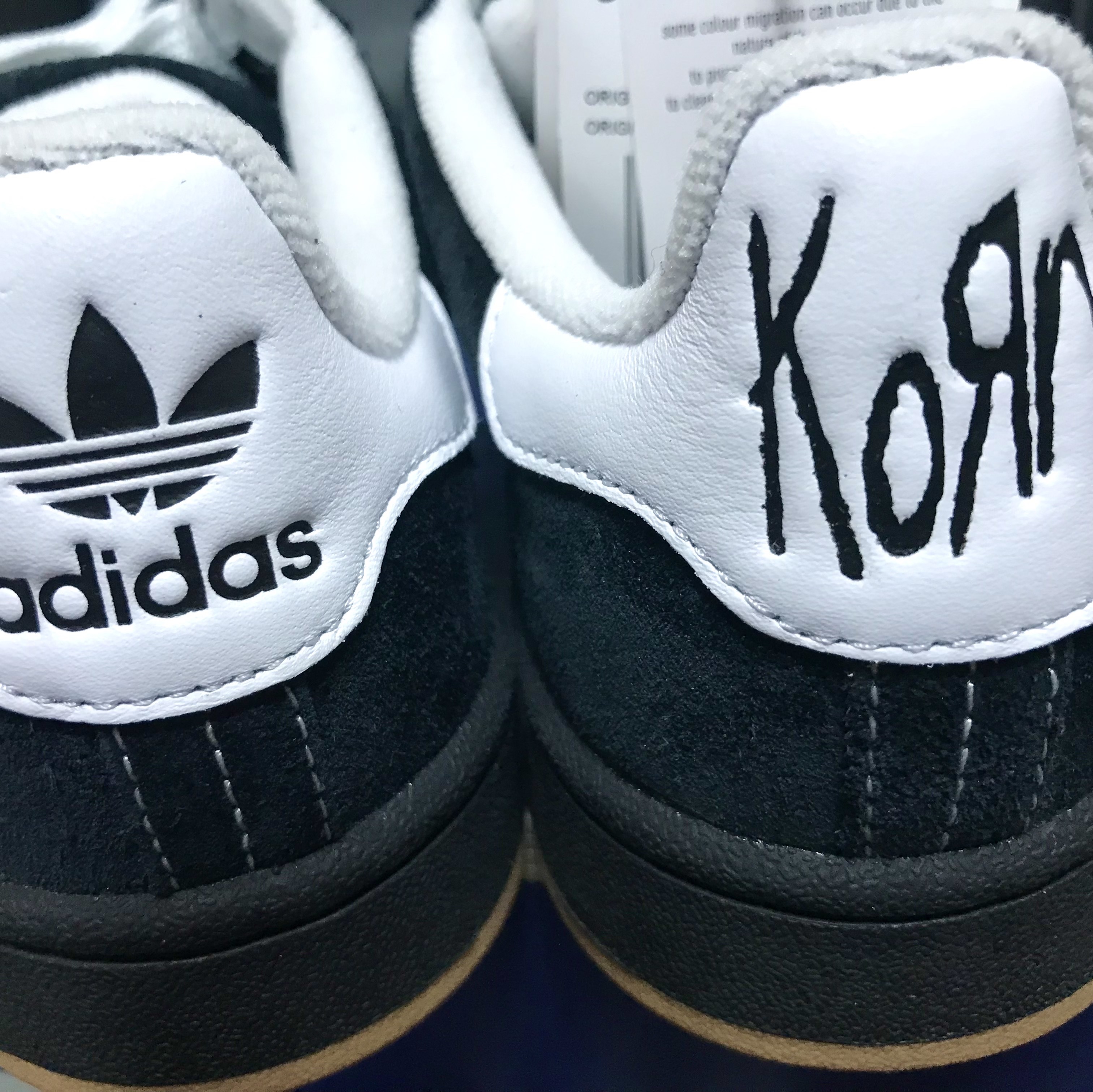 Adidas x KoRn Campus 00s Core Black Cloud White 착용 스타일 - 4