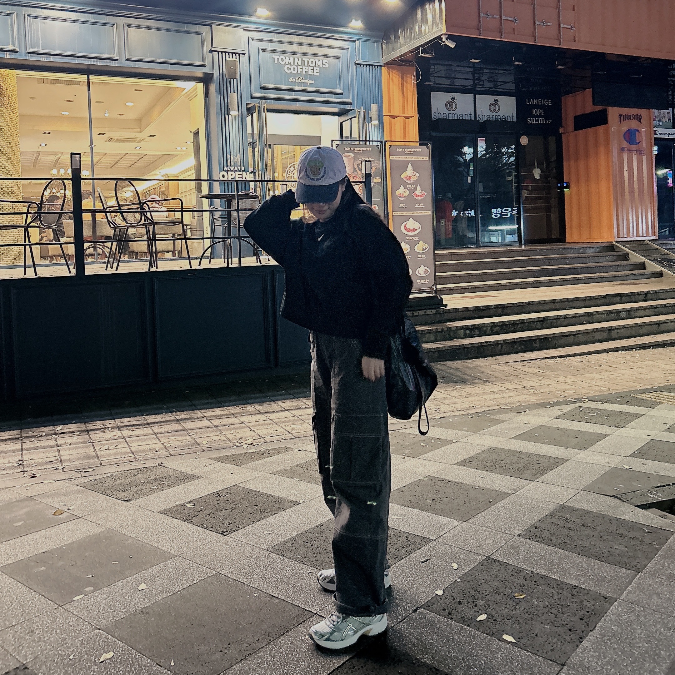Typing Mistake Dusty Lavender Navy 80-90’s Vntg Cap  (1990’s Muscular Graphic Parody) 착용 스타일 - 2